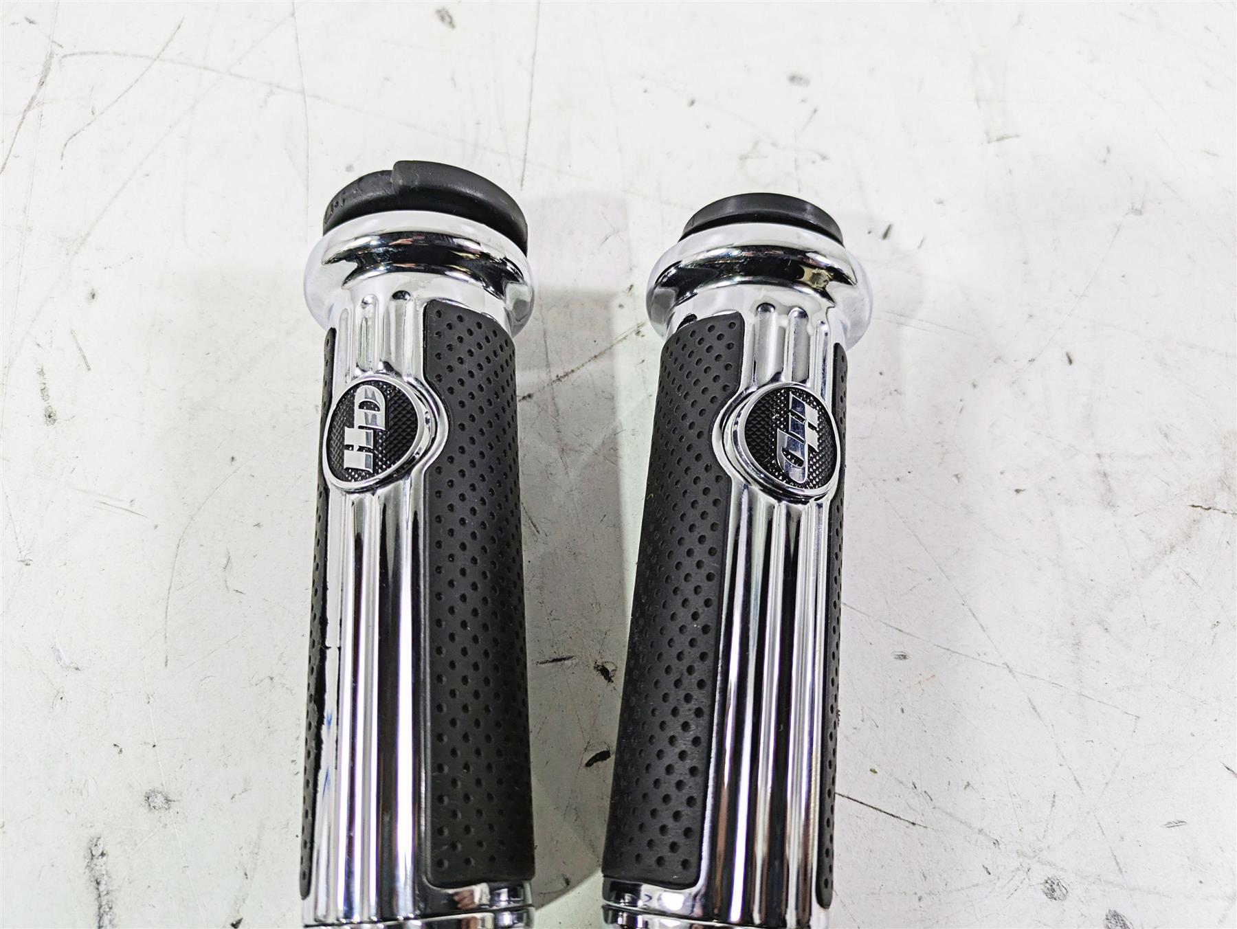 2015 Harley Touring FLHTKL E -Glide Low Defiance Hand Grips Set 56100158 {{ shop.shopifyCountryName }} - Mototech271