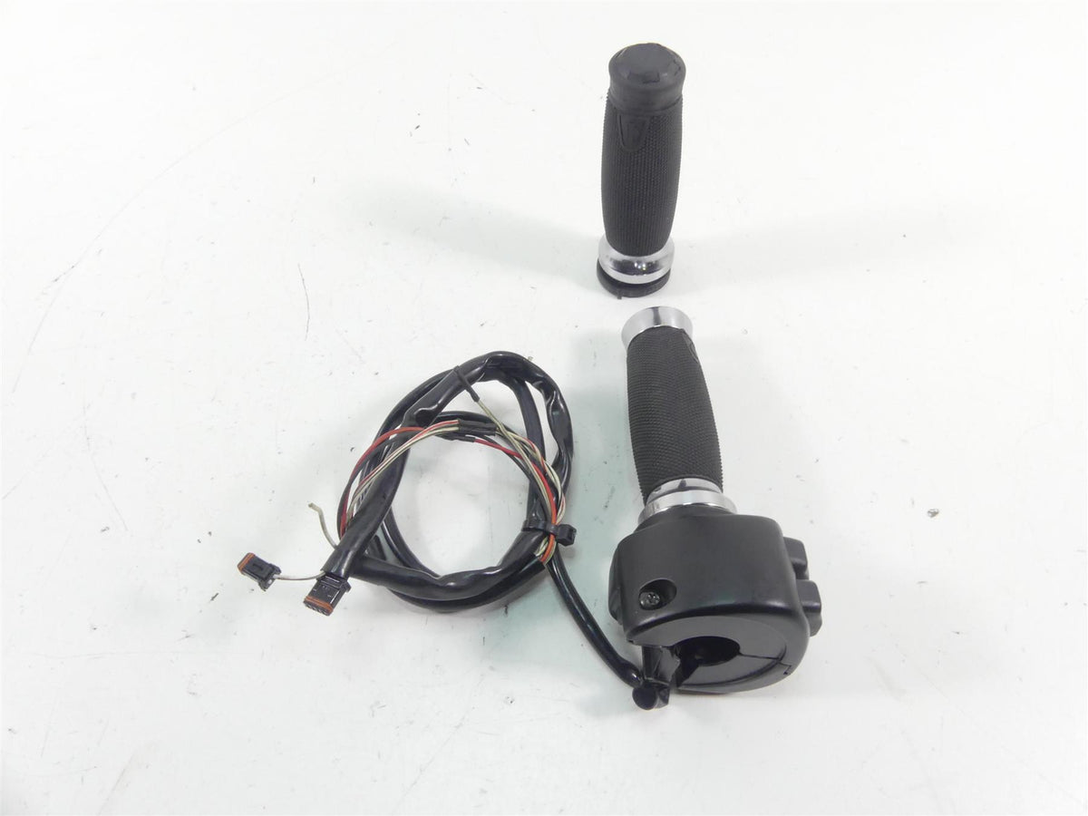 2021 Harley Softail FLSB Sport Glide Right Hand Control Switch - Read 71500462 {{ shop.shopifyCountryName }} - Mototech271
