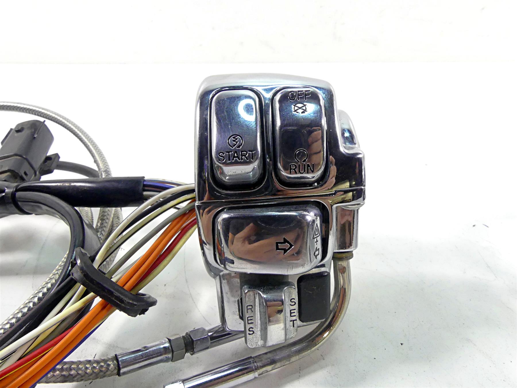 2007 Harley Touring FLHRSE CVO Road King Left Right Hand Control Switch 71682-06 {{ shop.shopifyCountryName }} - Mototech271