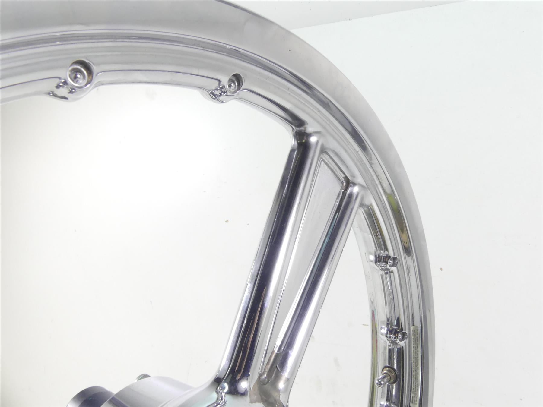 2004 Harley Softail FXSTD SE CVO Deuce Front Chrome Wheel Rim 21x2.15 44624-03 {{ shop.shopifyCountryName }} - Mototech271