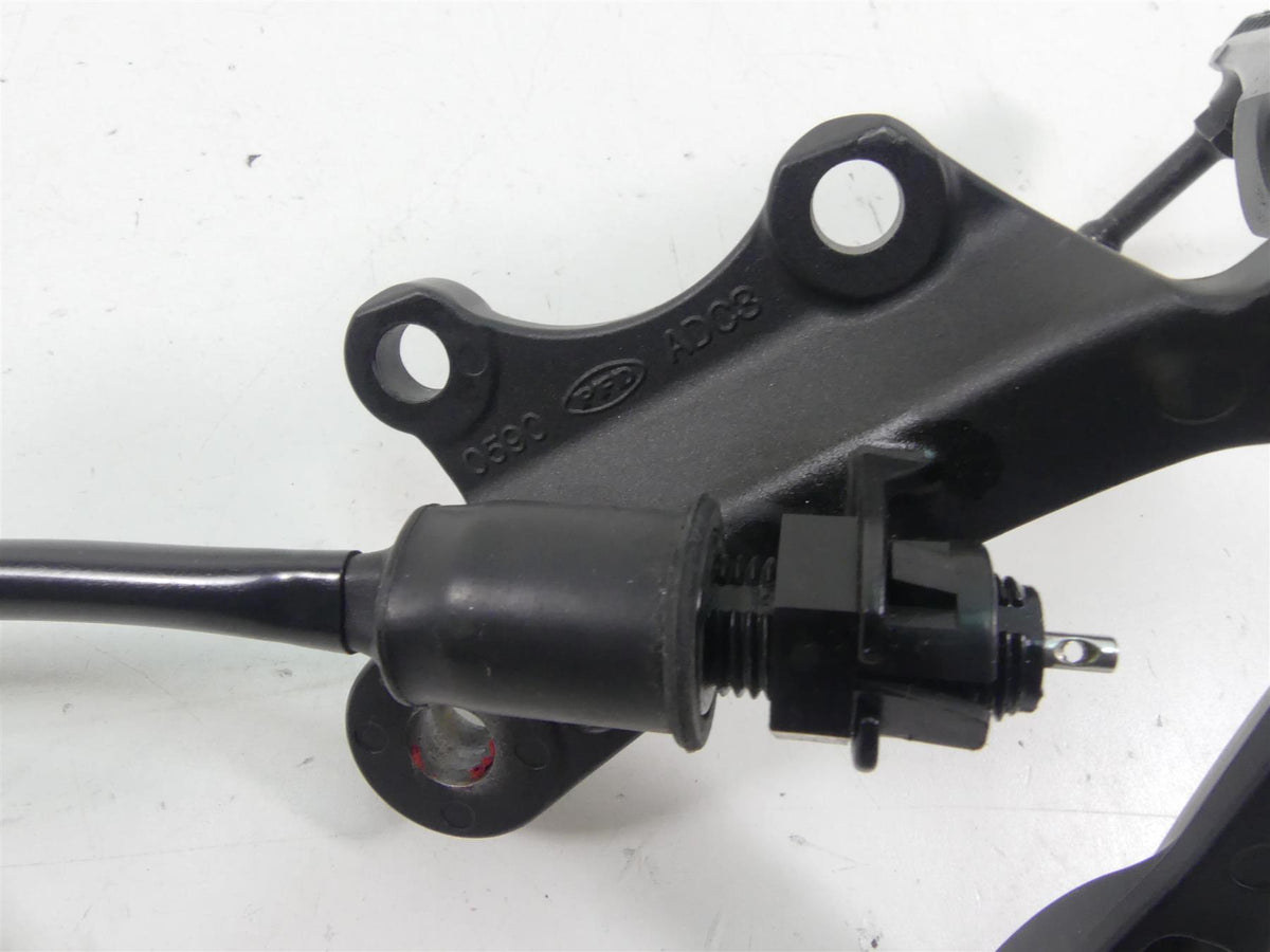 2013 Kawasaki ZX636 ZX6R Ninja Right Footpeg & Bracket Set 35063-0590-18R {{ shop.shopifyCountryName }} - Mototech271