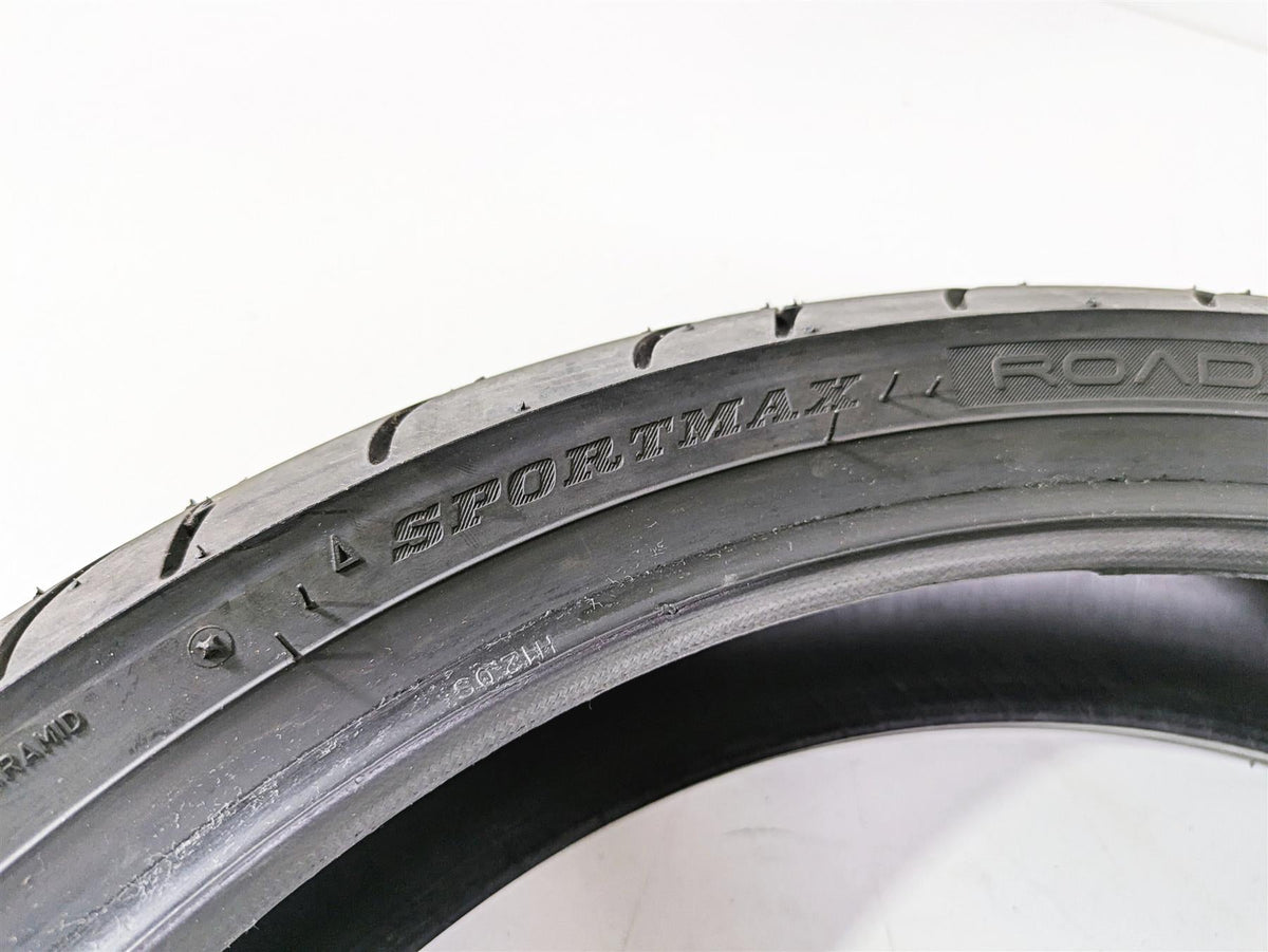Used Front Motorcycle Tire Dunlop Sportmax Roadsmart 3 120/70R17 45227051 {{ shop.shopifyCountryName }} - Mototech271