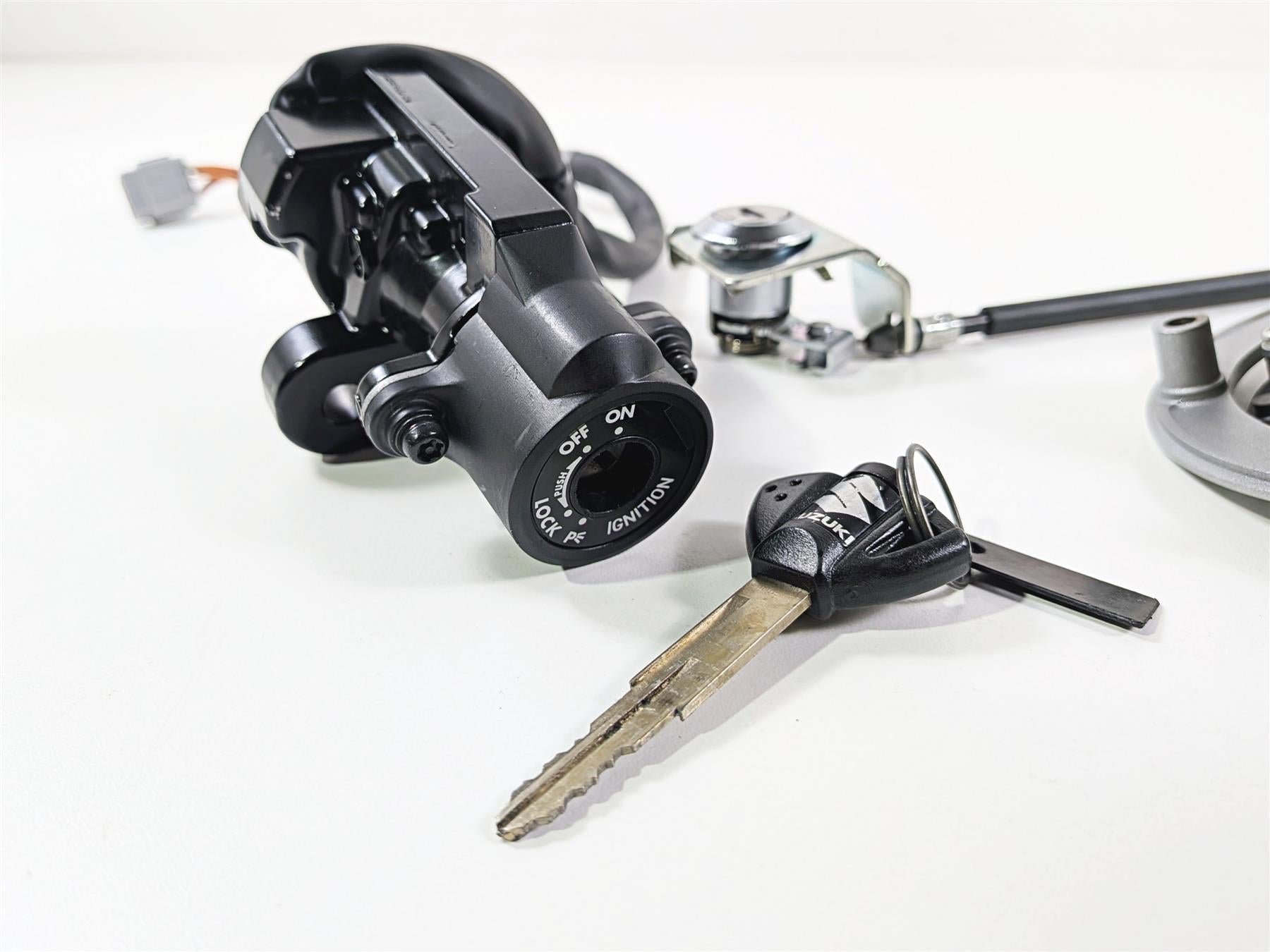 2024 Suzuki GSXR600 Nice Ignition Switch Key Lock Set 2K Only 37101-40822 {{ shop.shopifyCountryName }} - Mototech271