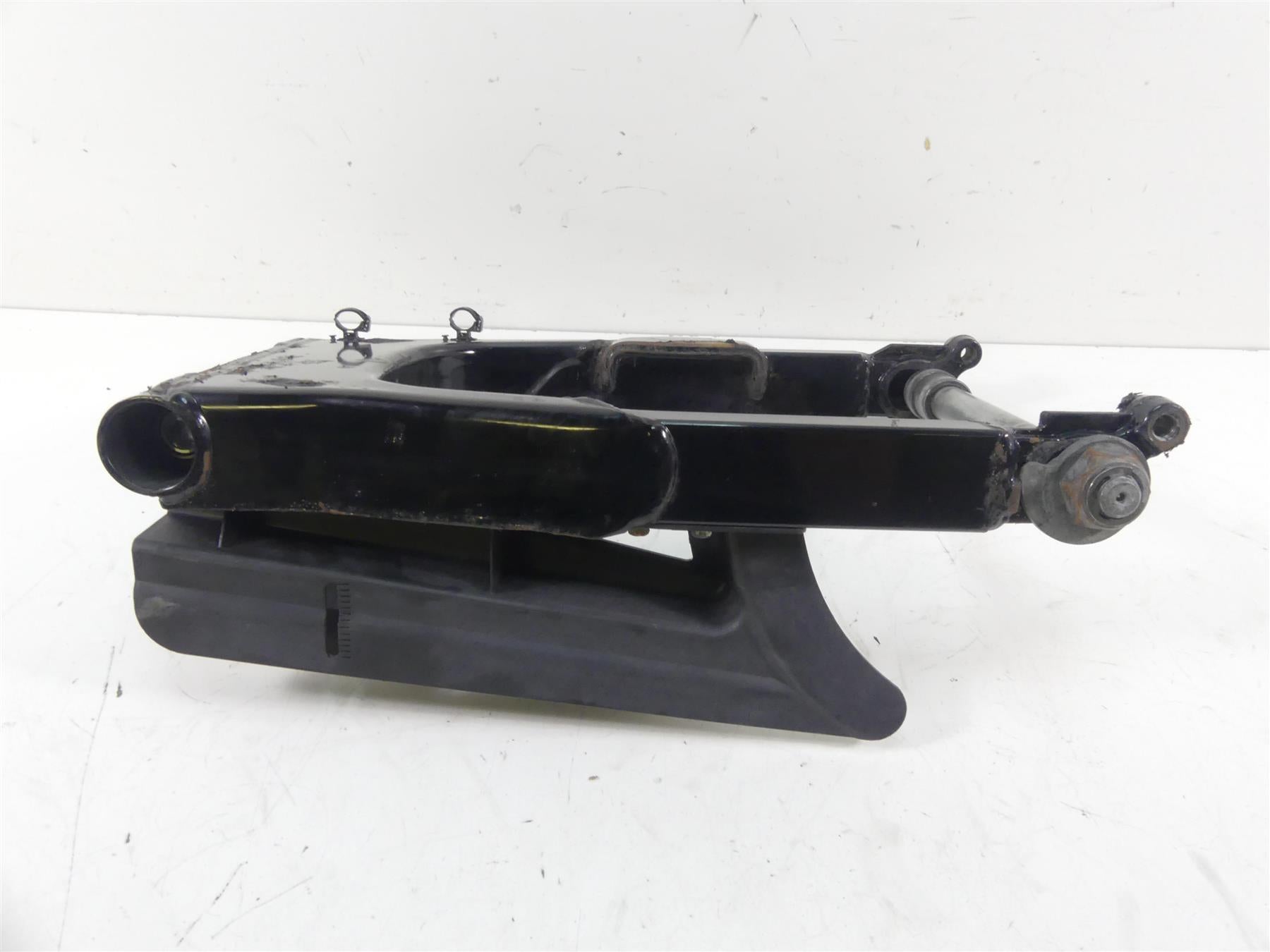2007 Harley FLHTCU SE2 CVO Electra Glide Swing Arm Swingarm & 1" Axle 47549-02A {{ shop.shopifyCountryName }} - Mototech271