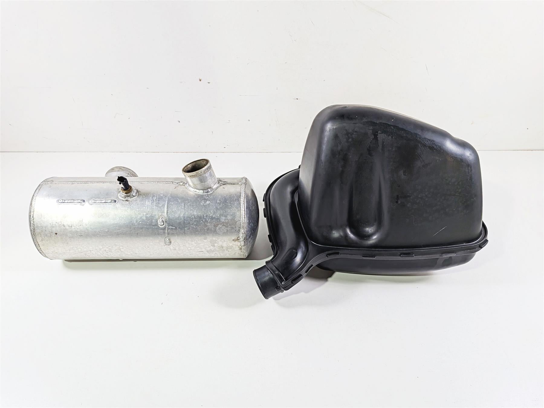 2019 Sea-Doo Spark 900 Trixx Exhaust Muffler & Resonator Set 274001618 274001451 {{ shop.shopifyCountryName }} - Mototech271