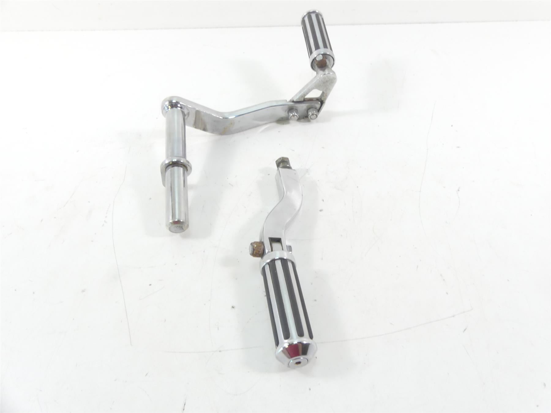 1997 Harley Dyna FXDS Super Glide Conv Passenger Footpeg Set 52740-94A {{ shop.shopifyCountryName }} - Mototech271