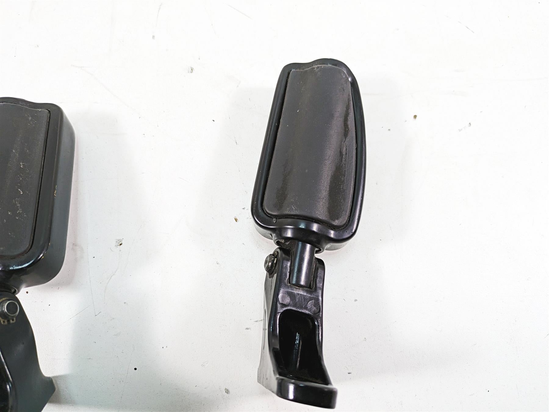 2018 Harley Touring FLHXSE CVO Street Glide Rear Airflow Footpeg Set 50500717 {{ shop.shopifyCountryName }} - Mototech271