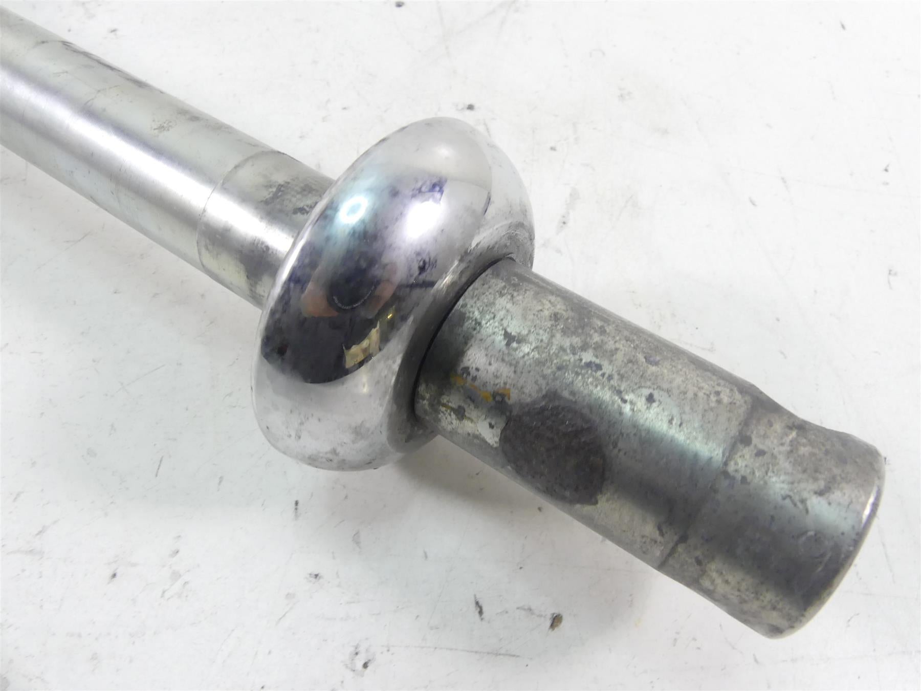 2005 Harley Touring CVO FLHTCSE Electra Glide Front Axle Wheel Spindle 43364-00 {{ shop.shopifyCountryName }} - Mototech271