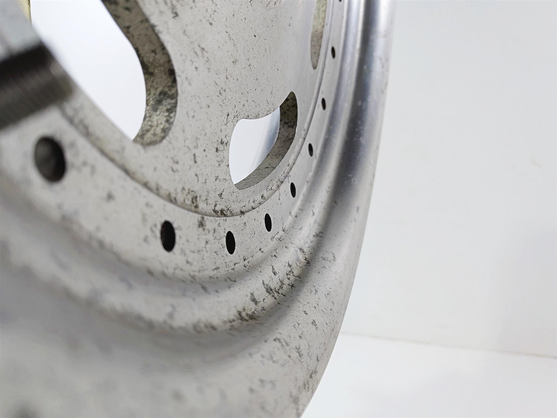 2011 Harley FXDF Dyna Fat Bob Front Wheel Rim 16x3 Straight Slotted 43300172 {{ shop.shopifyCountryName }} - Mototech271