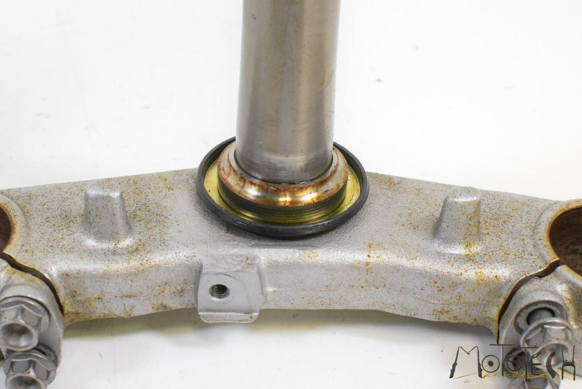 2006 Suzuki SV650 S Lower Triple Tree Steering Clamp 51410-17G20 {{ shop.shopifyCountryName }} - Mototech271