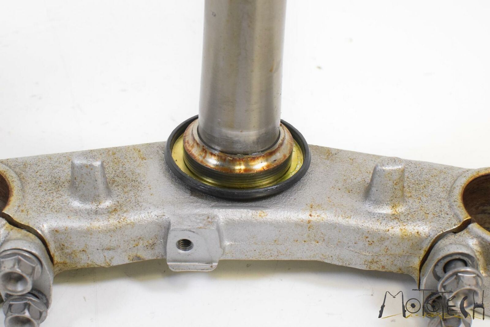 2006 Suzuki SV650 S Lower Triple Tree Steering Clamp 51410-17G20 {{ shop.shopifyCountryName }} - Mototech271