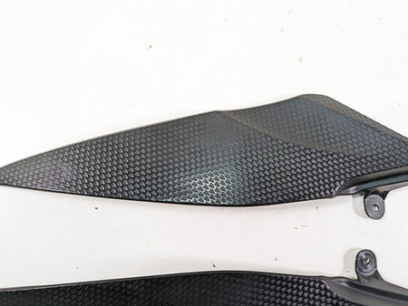 2007 Yamaha R1 YZFR1 Side Trim Infill under Tank Side Cover Fairing 4C8-24139-00 {{ shop.shopifyCountryName }} - Mototech271