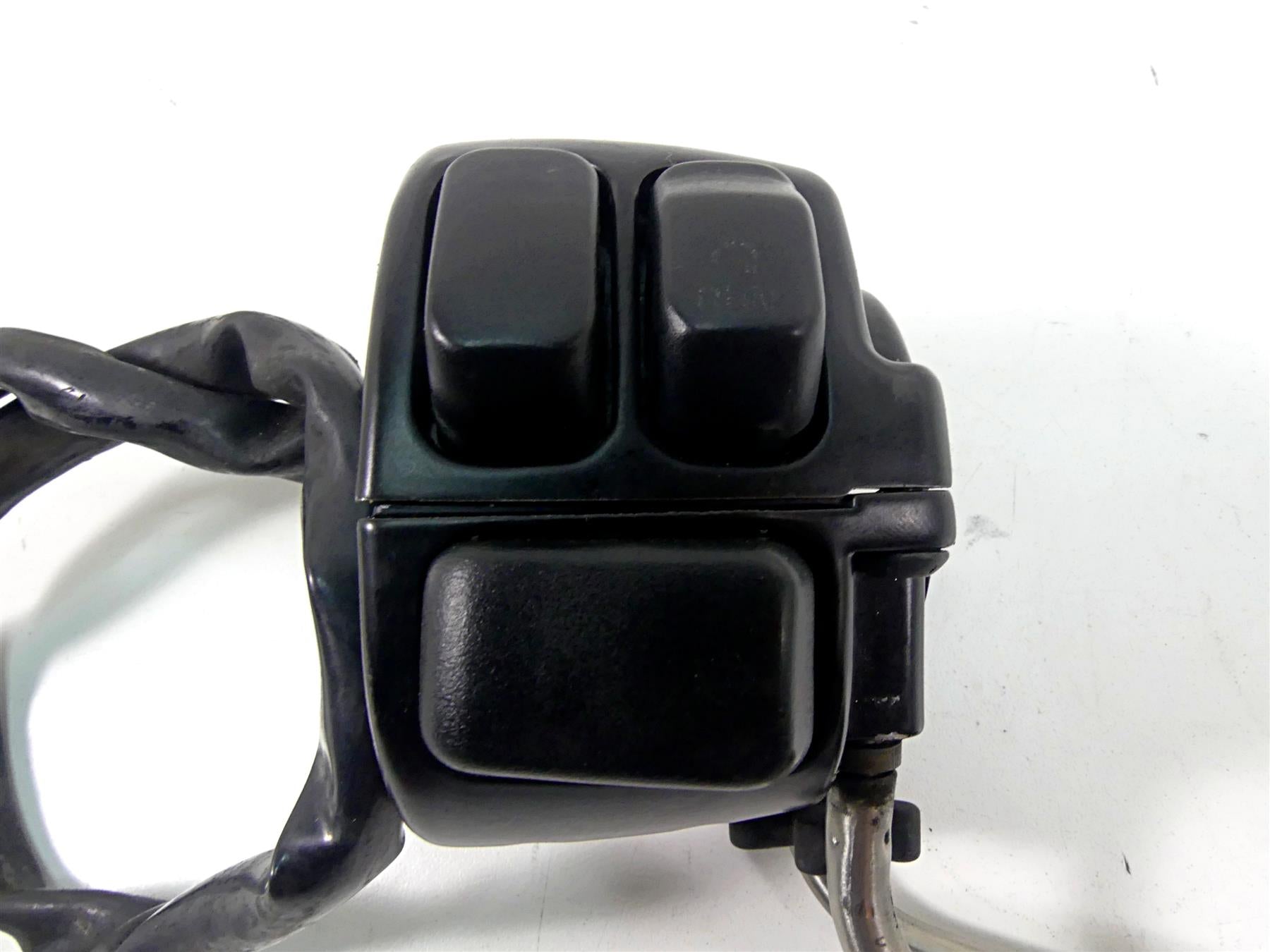 2013 Harley VRSCF Muscle Vrod Right Hand Control Switch Throttle -Read 71684-06A {{ shop.shopifyCountryName }} - Mototech271