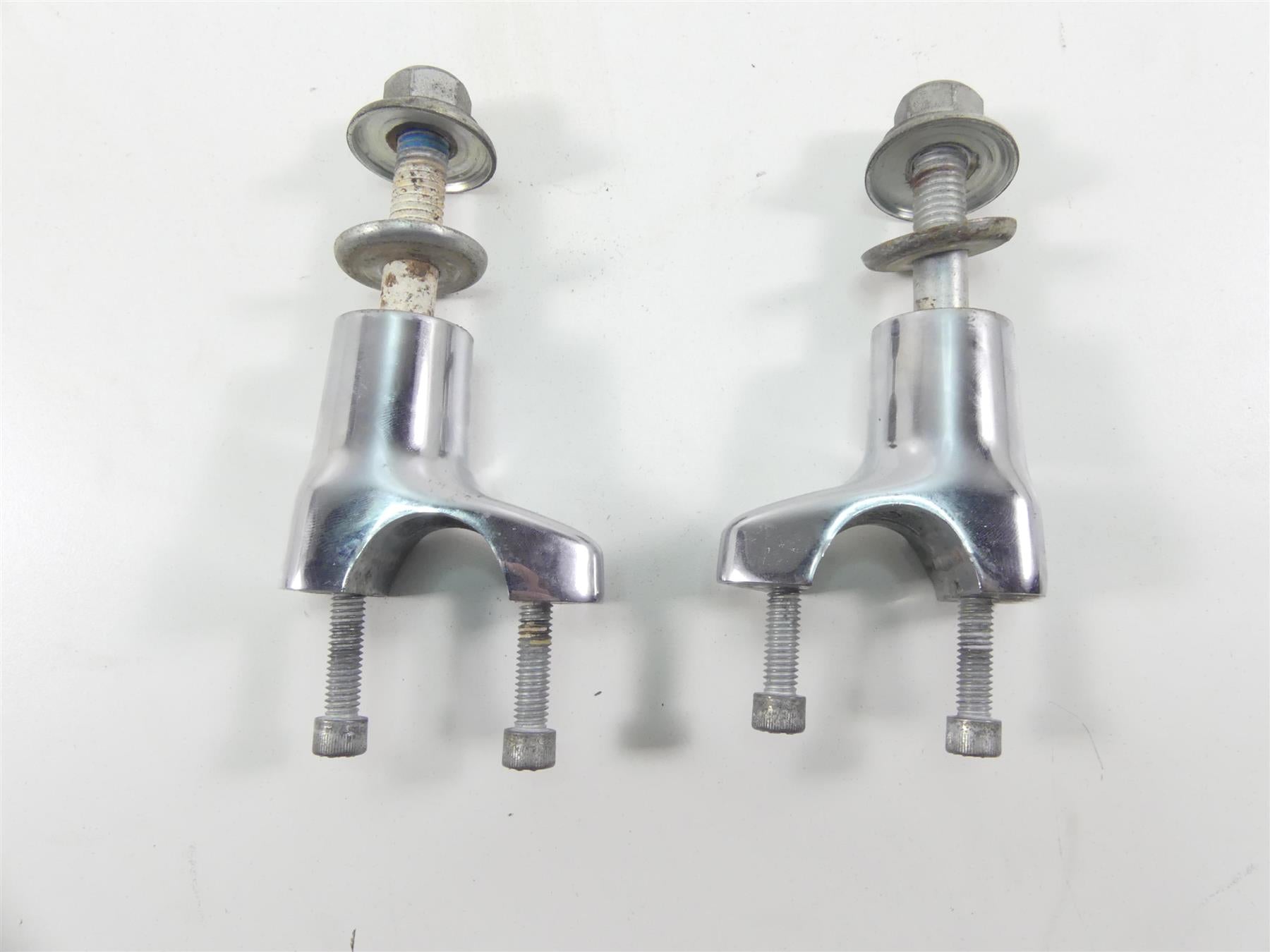 2019 Harley Softail FLSB Sport Glide Handlebar Riser Holder Clamp 1-3/4" 55900109 {{ shop.shopifyCountryName }} - Mototech271