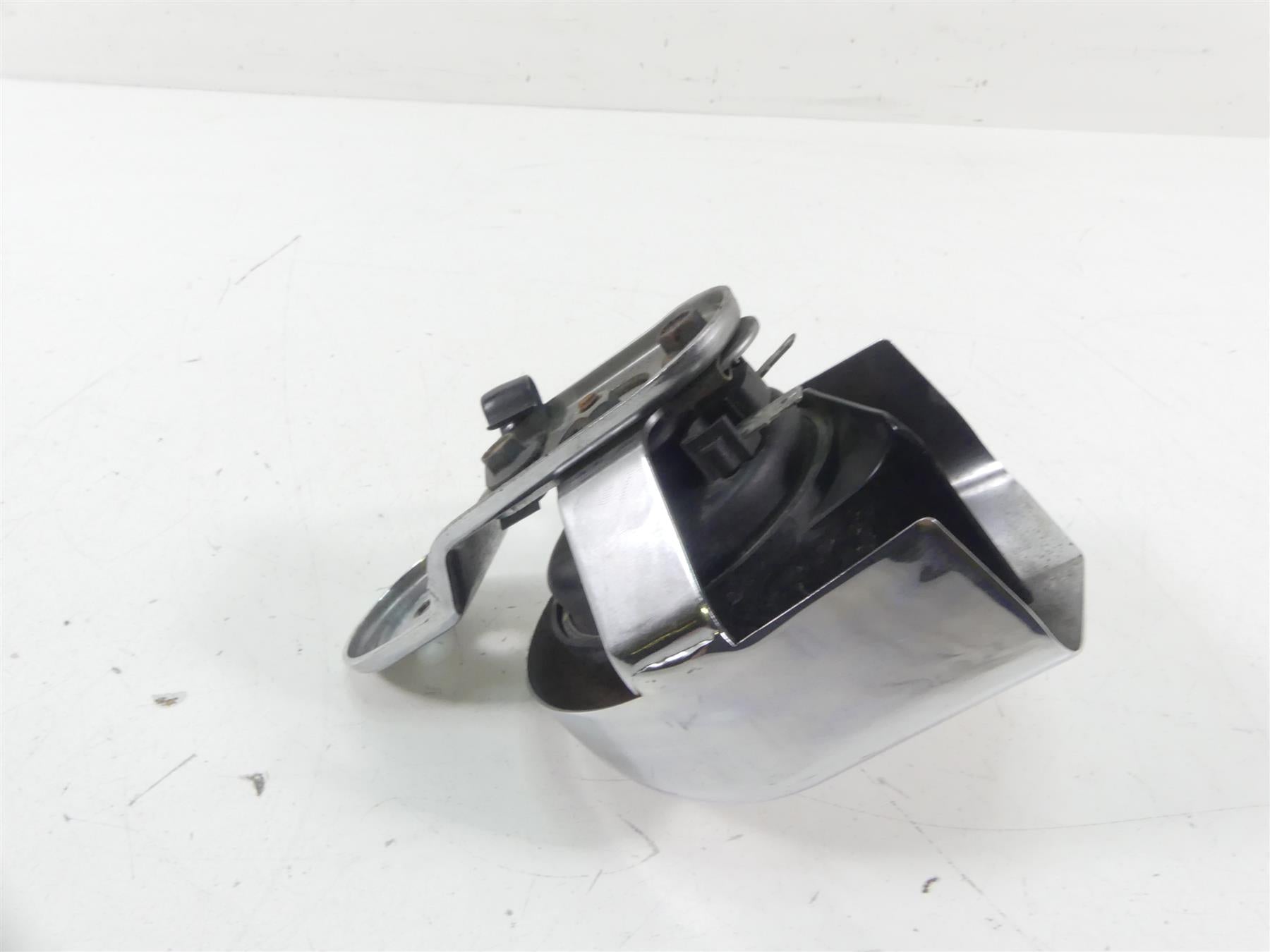 2011 Harley Touring FLTRX Road Glide Horn + Chrome Cover 61300478A {{ shop.shopifyCountryName }} - Mototech271