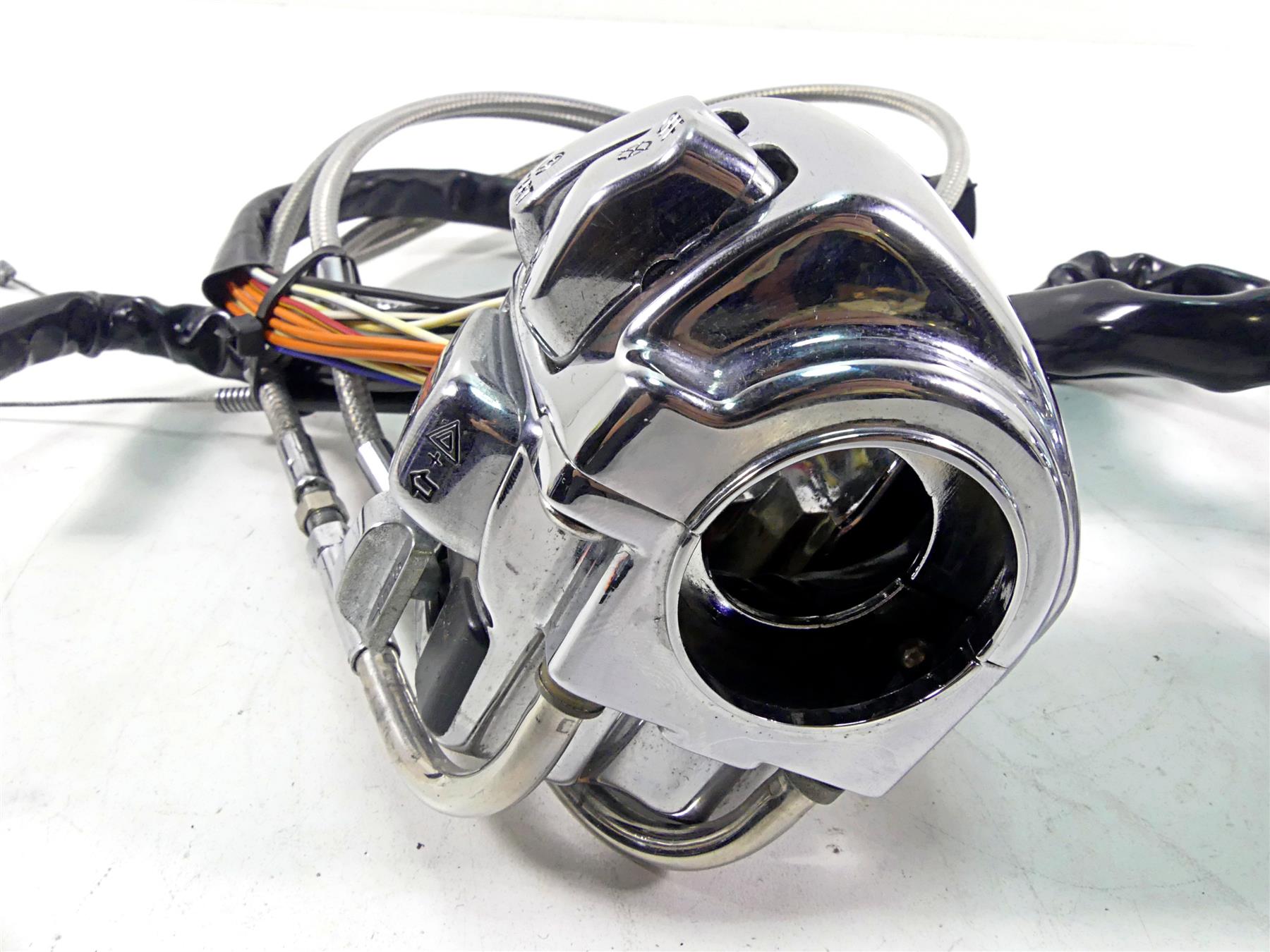 2007 Harley Touring FLHRSE CVO Road King Left Right Hand Control Switch 71682-06 {{ shop.shopifyCountryName }} - Mototech271