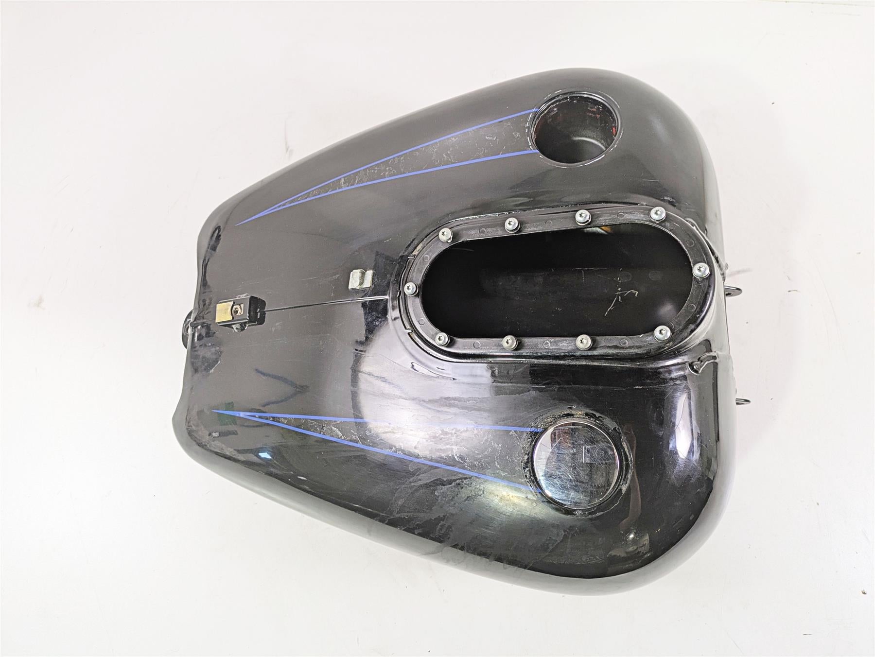 2007 Harley Touring FLHRSE CVO Road King Fuel Gas Petrol Tank - Read 61387-07 {{ shop.shopifyCountryName }} - Mototech271