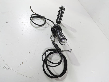 2012 Harley FLD Dyna Switchback Right Control Switch & Blinker 72948-12 {{ shop.shopifyCountryName }} - Mototech271