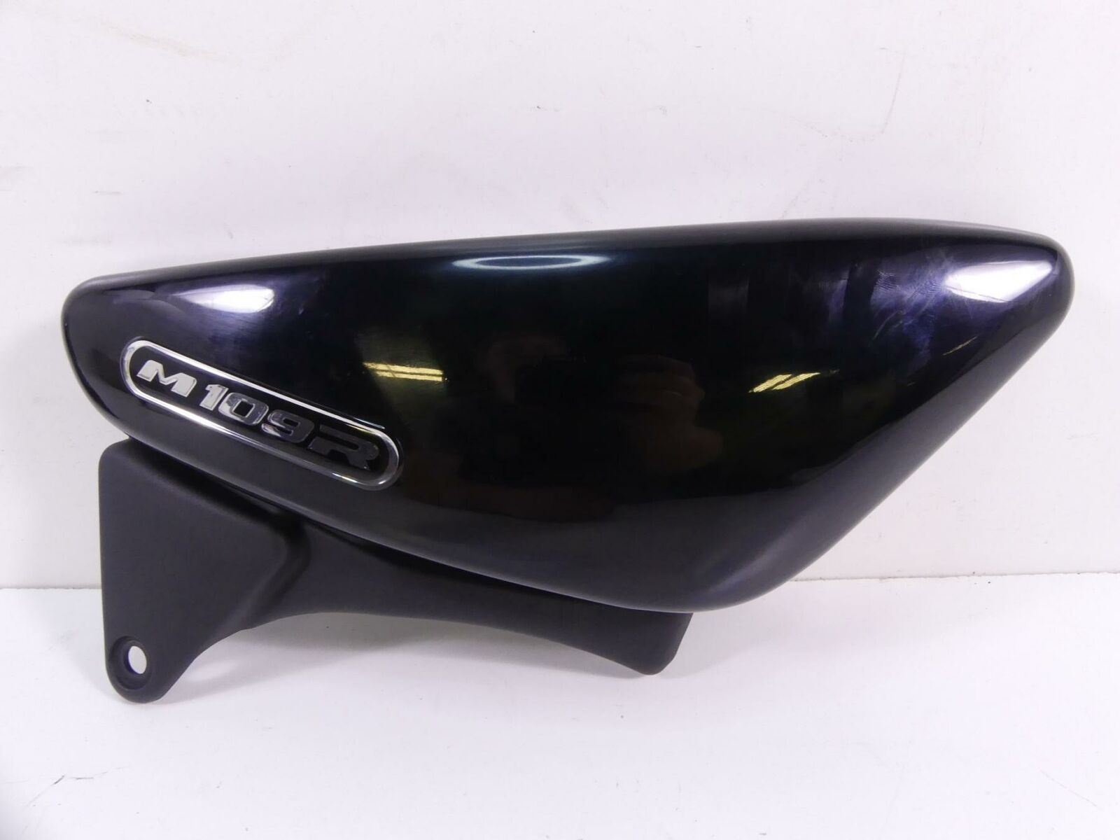 2006 Suzuki M109R VZR1800 Boulevard Side Cover Fairings 47111-48G00 47211-48G00 {{ shop.shopifyCountryName }} - Mototech271