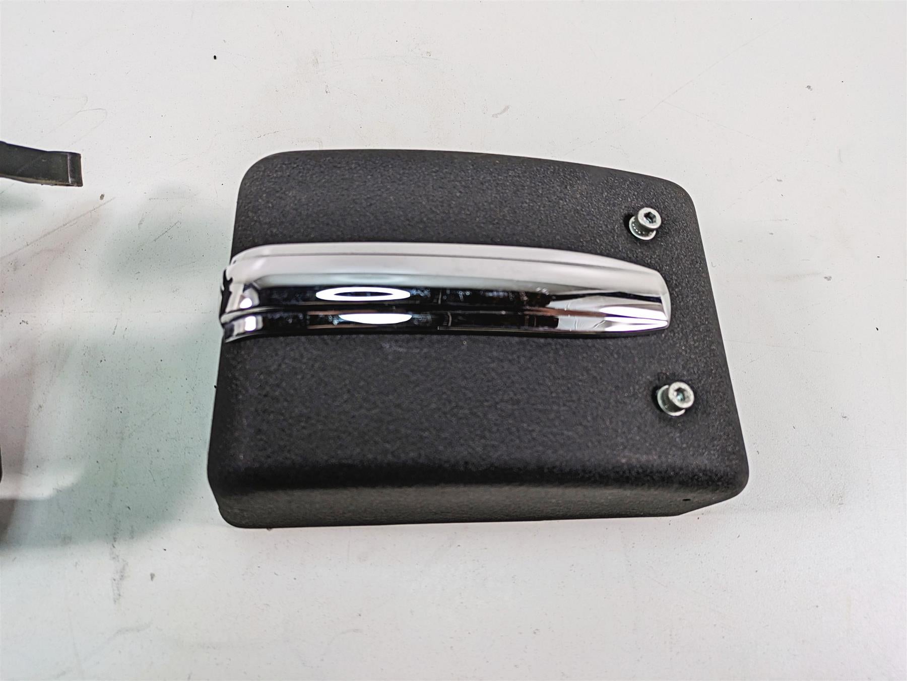 2009 Harley FXDF Dyna Fat Bob Electrical Tray Holder Stay & Cover Set 70367-04 {{ shop.shopifyCountryName }} - Mototech271
