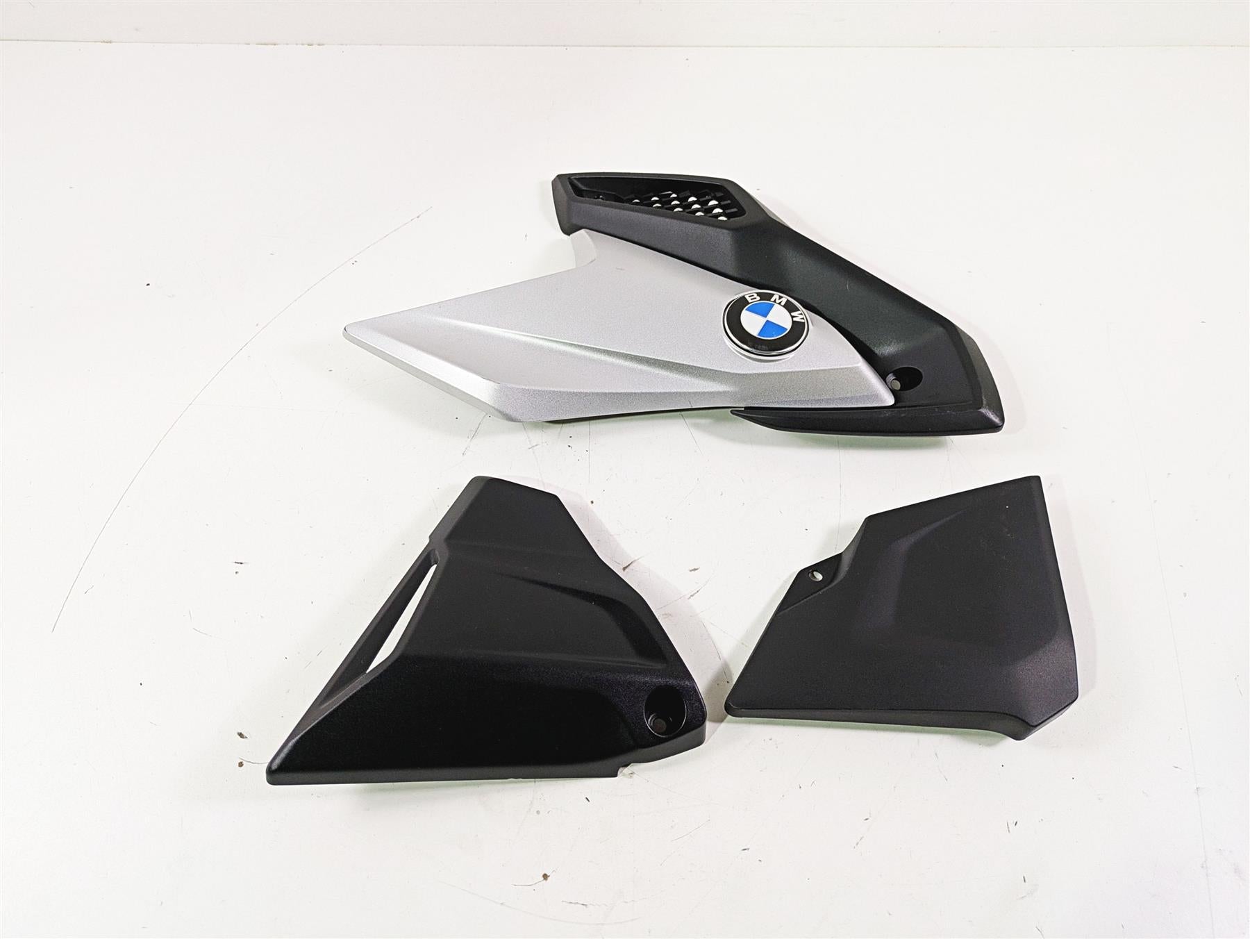 2019 BMW G310GS K02 Left Main Cover Fairing Emblem Set 46638560417 {{ shop.shopifyCountryName }} - Mototech271