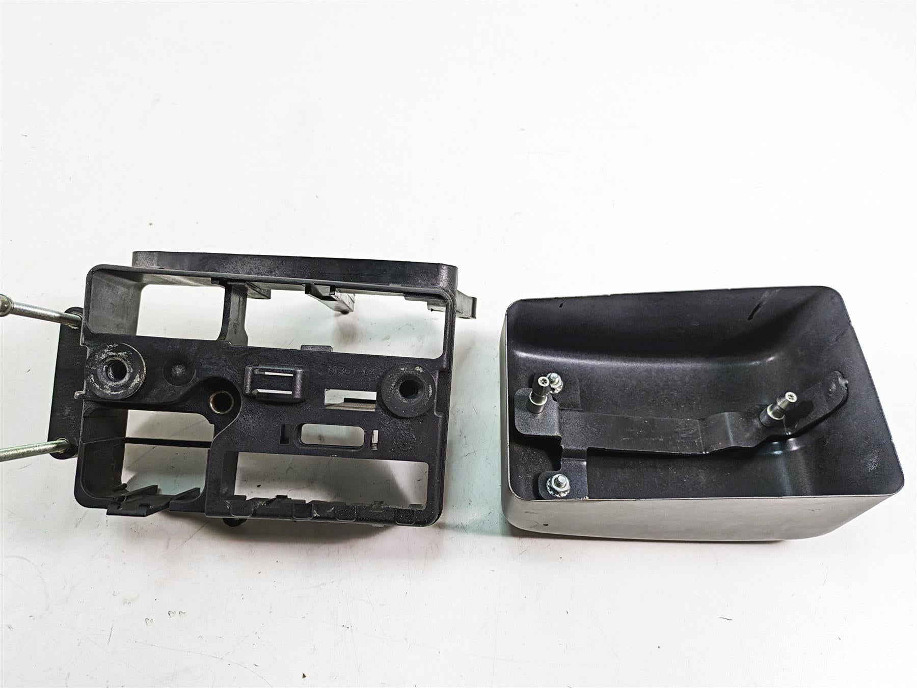 2009 Harley Dyna FXDFSE CVO Fat Bob Electrical Tray Stay & Cover 70367-04B