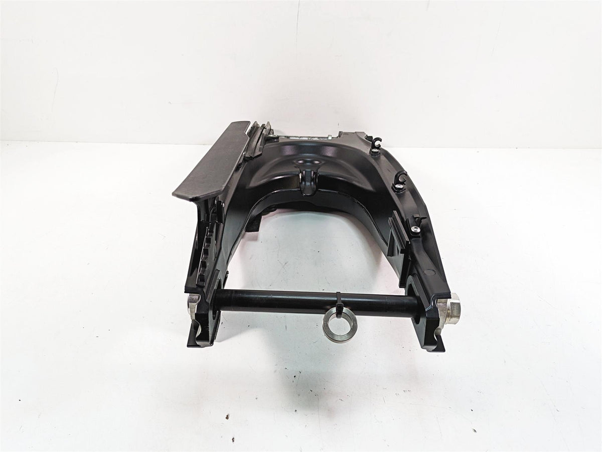 2018 KTM 1090 Adventure R Swingarm Swing Arm + Axle 6070403004433 60303298000 {{ shop.shopifyCountryName }} - Mototech271