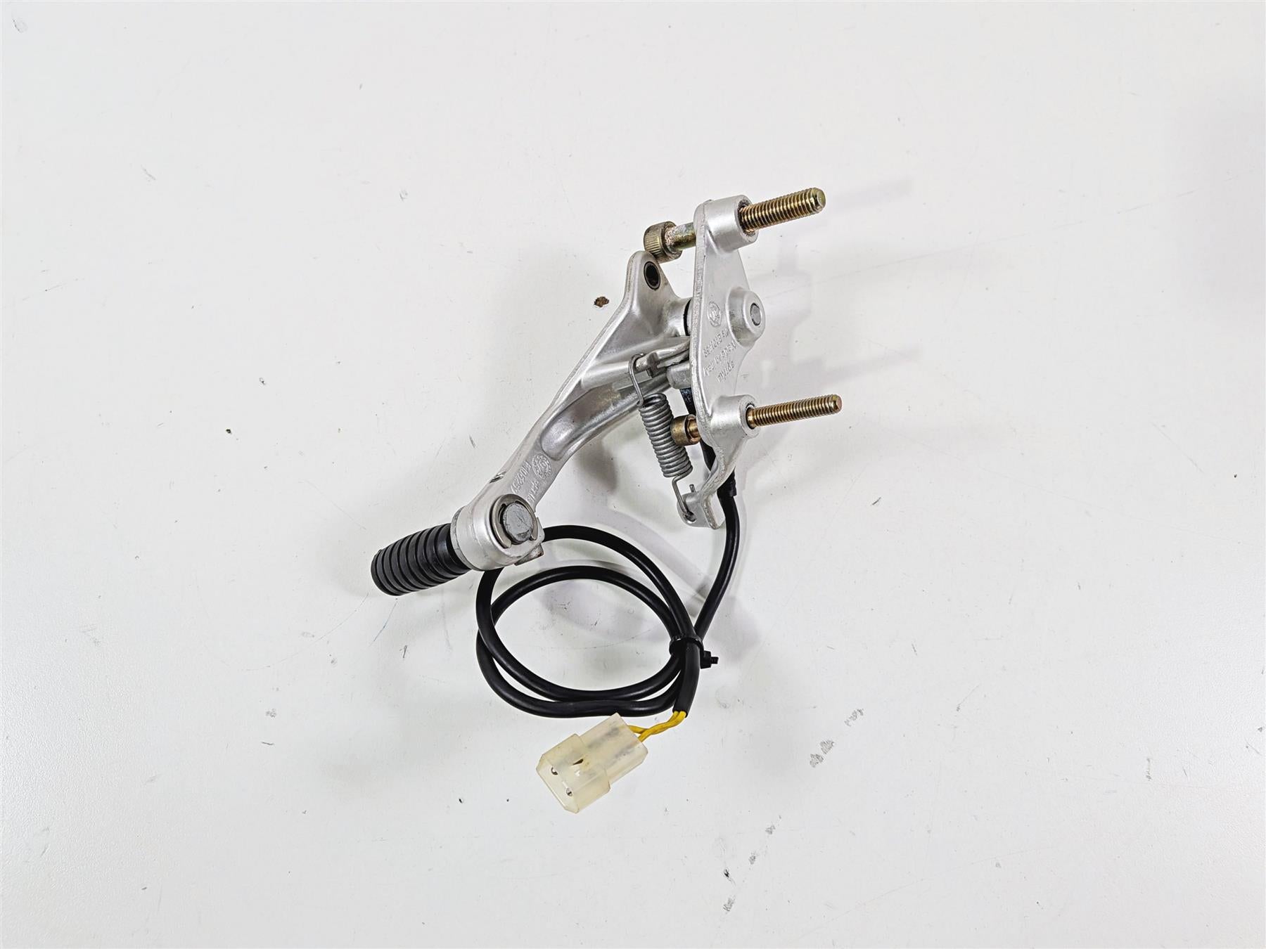 2008 Aprilia RSVR 1000 Factory Rear Brake Pedal & Mount AP8134415 AP8146787 {{ shop.shopifyCountryName }} - Mototech271