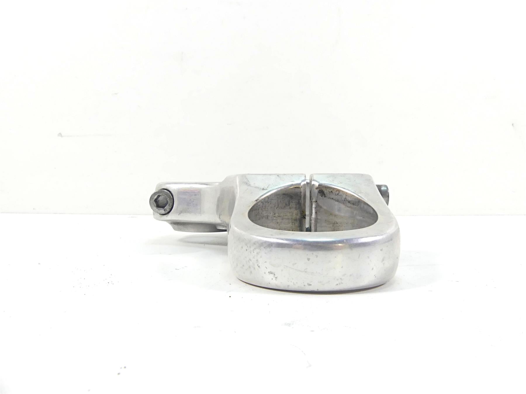 2013 Harley VRSCF Muscle Vrod Upper Triple Tree Clamp 56mm - Read 46891-09C {{ shop.shopifyCountryName }} - Mototech271