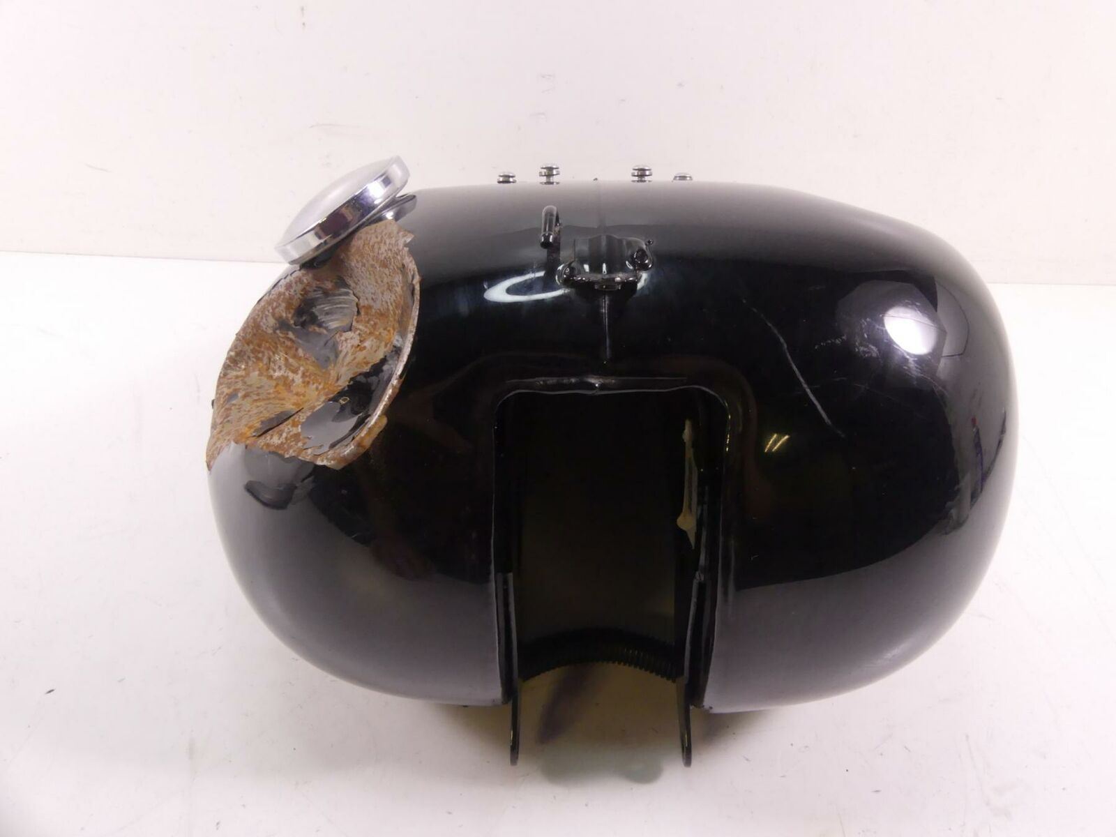 2009 Harley FXCW Softail Rocker Fuel Gas Petrol Tank Reservoir - Dent 62105-08 {{ shop.shopifyCountryName }} - Mototech271