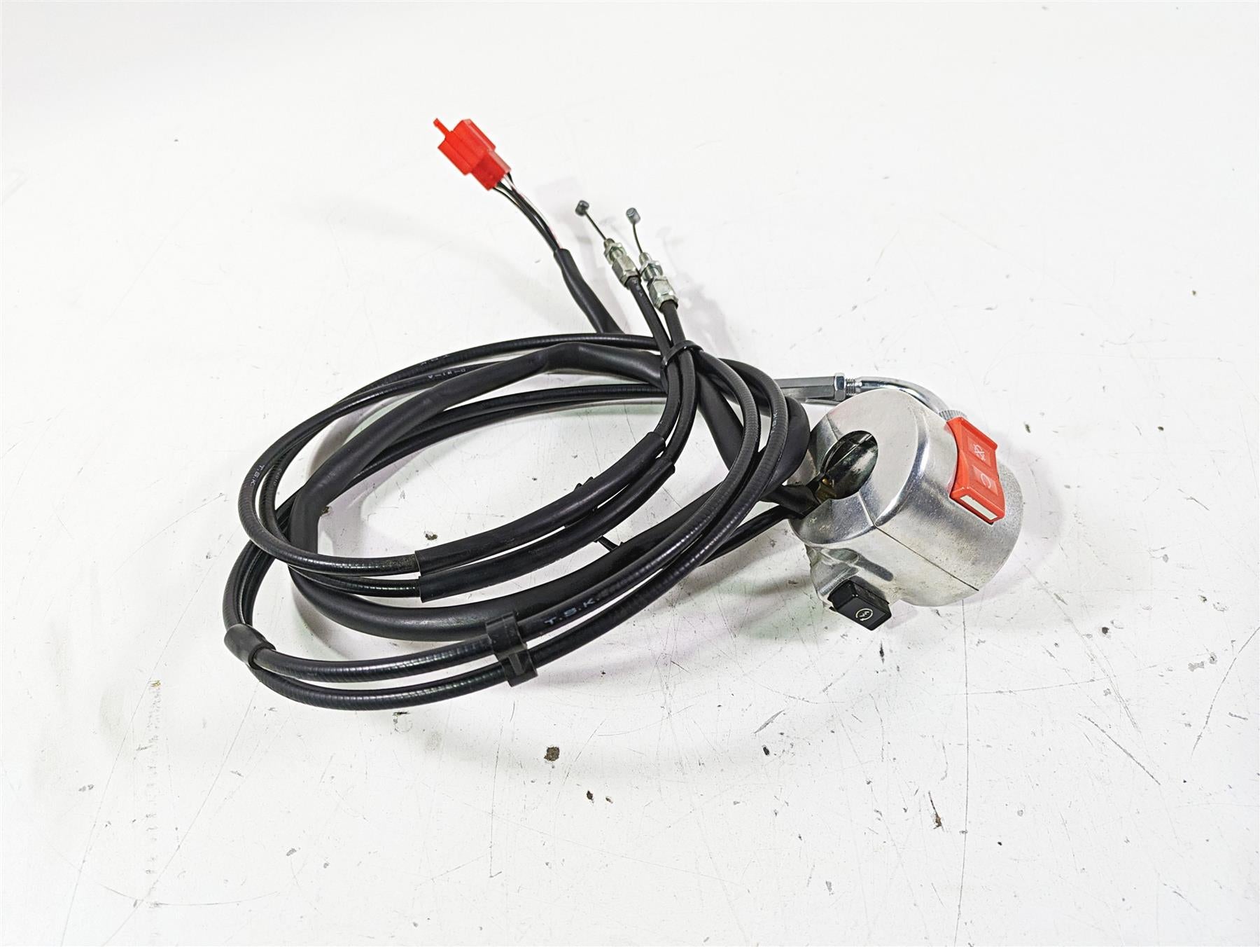 2002 Honda VTX1800 Retro Right Hand Control Switch 35013-MCH-000 35013-MCH-020 {{ shop.shopifyCountryName }} - Mototech271