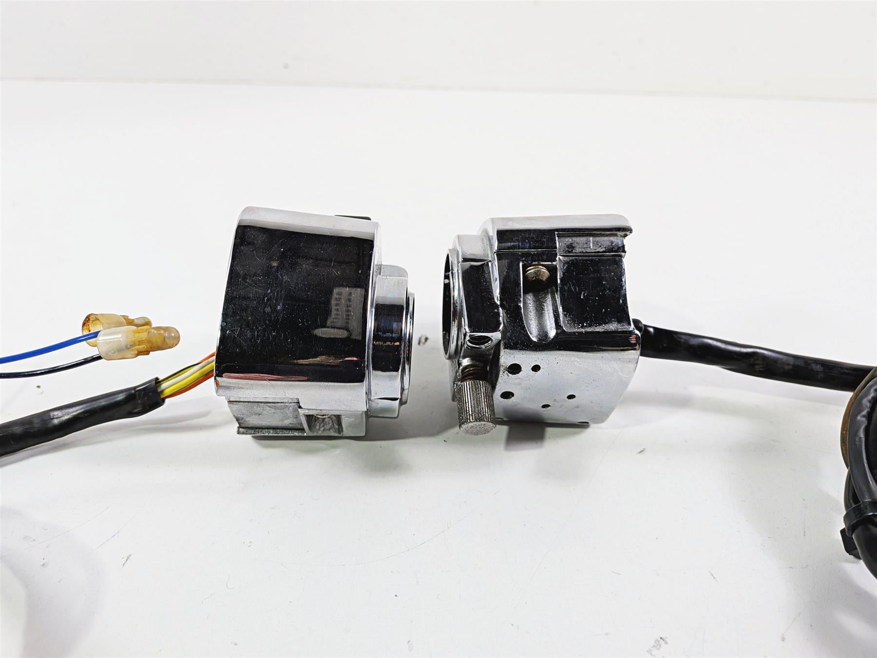 1995 Harley XL883 Sportster Hugger L+R Chrome Control Switches 70218-87 70219-87 {{ shop.shopifyCountryName }} - Mototech271