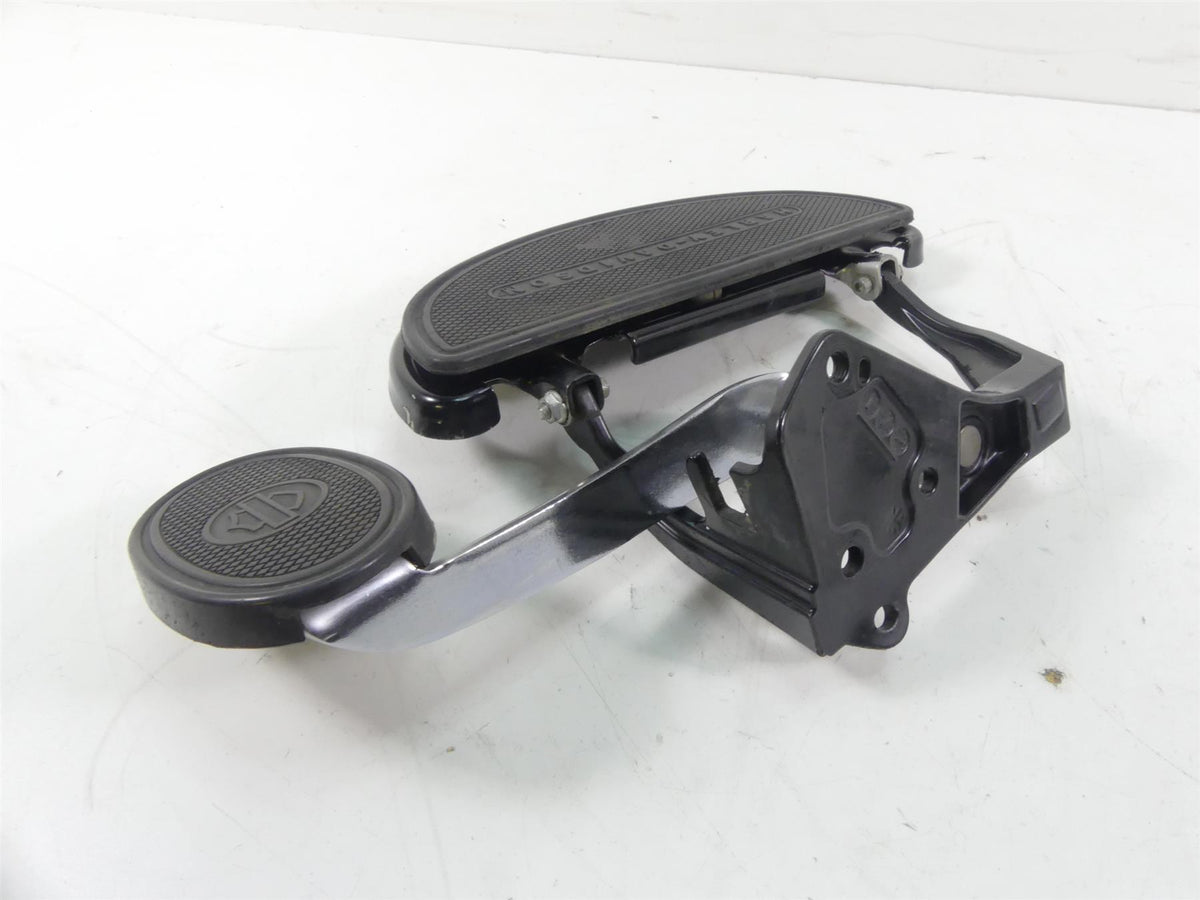 2015 Harley FLS Softail Slim Right Front Floorboard & Brake Pedal 42431-11 {{ shop.shopifyCountryName }} - Mototech271
