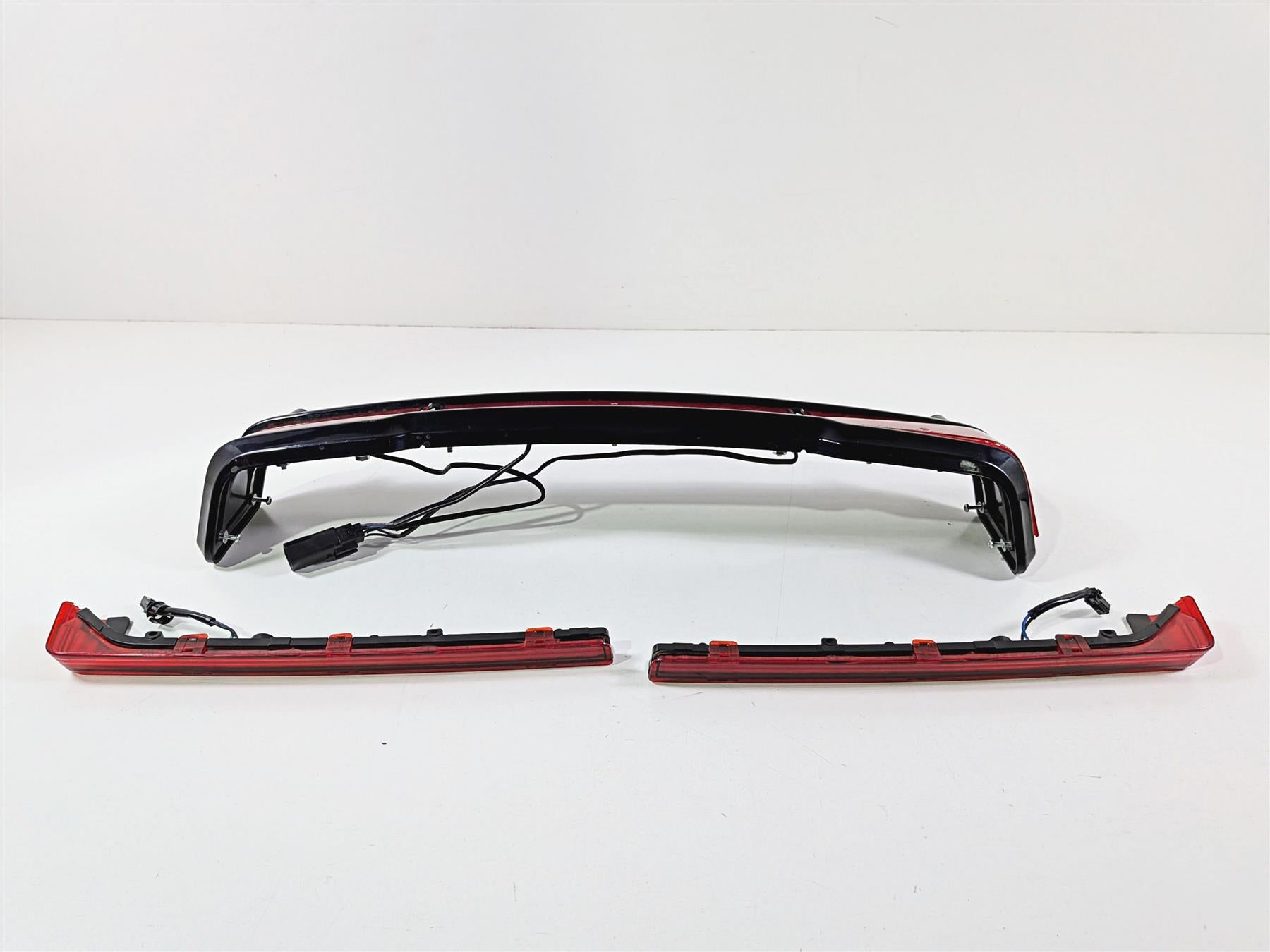 2011 Harley Touring FLHTCU CVO Electra Glide Trunk Tail Lights Set 54136-10-Mototech271