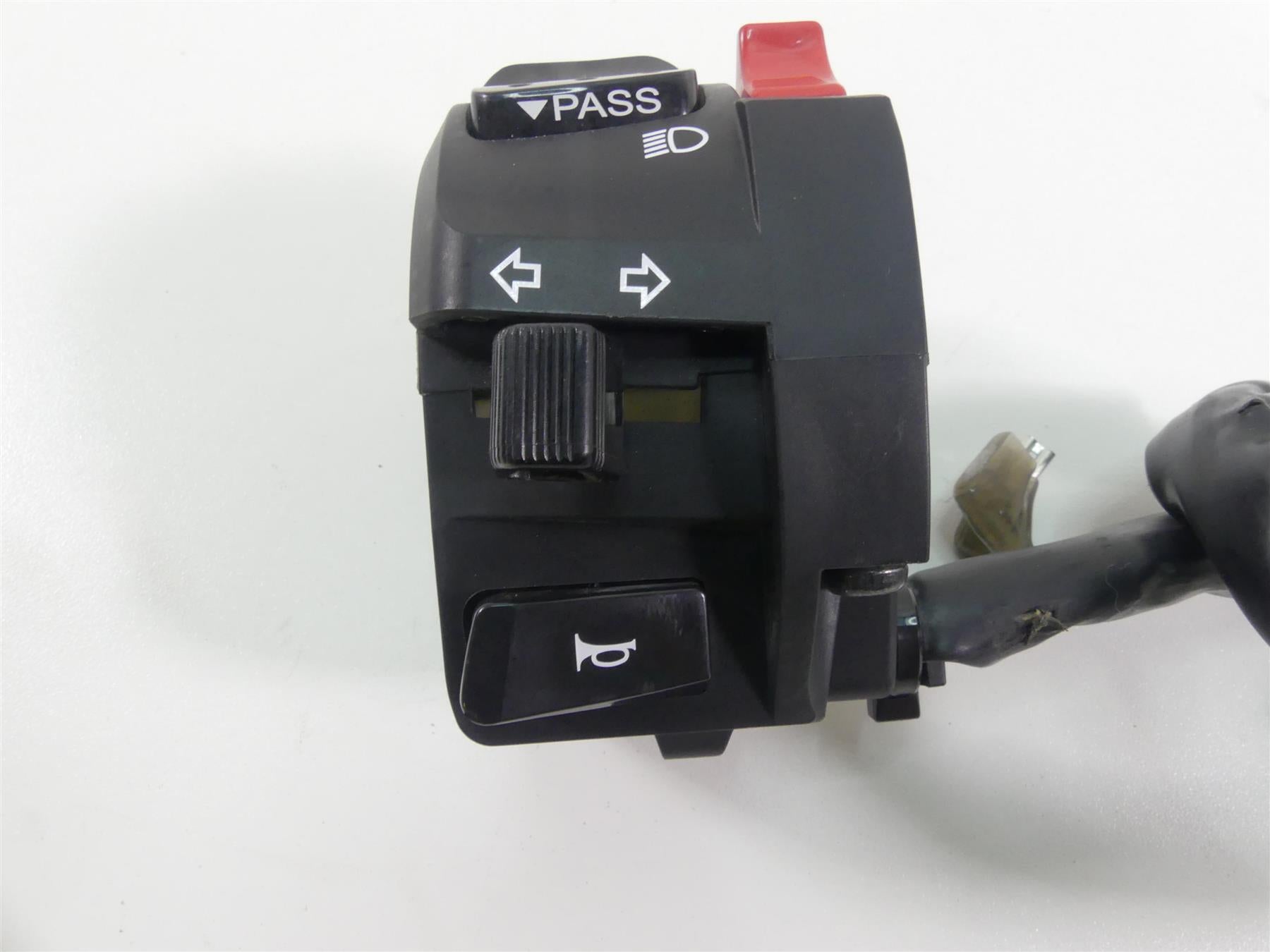 2022 Suzuki GSXR750 Left Hand Turn Signal Light Mode Control Switch 37400-14J00 {{ shop.shopifyCountryName }} - Mototech271