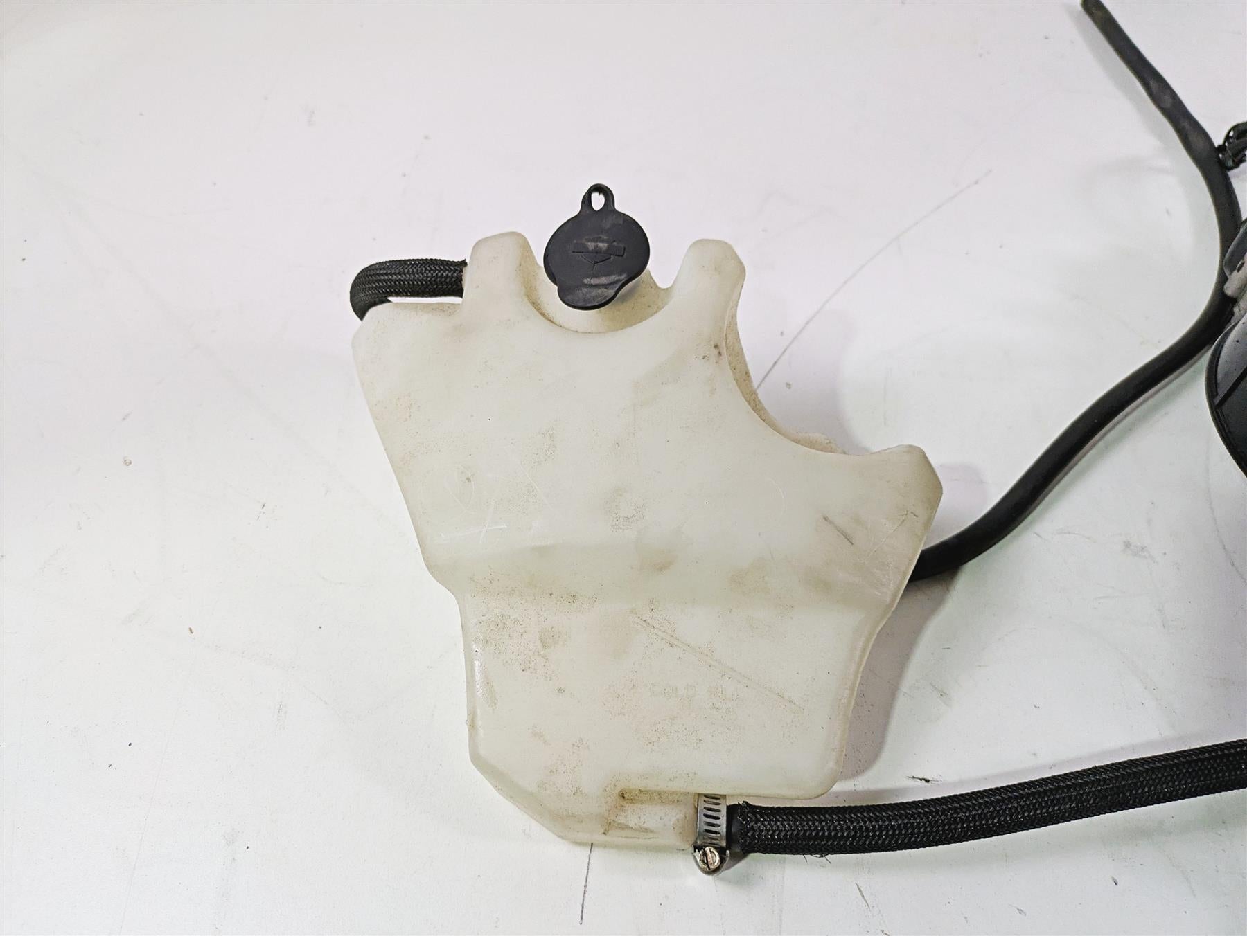 2010 Harley VRSCF Muscle Rod Radiator Fans Reservoir Hoses 26722-04 {{ shop.shopifyCountryName }} - Mototech271