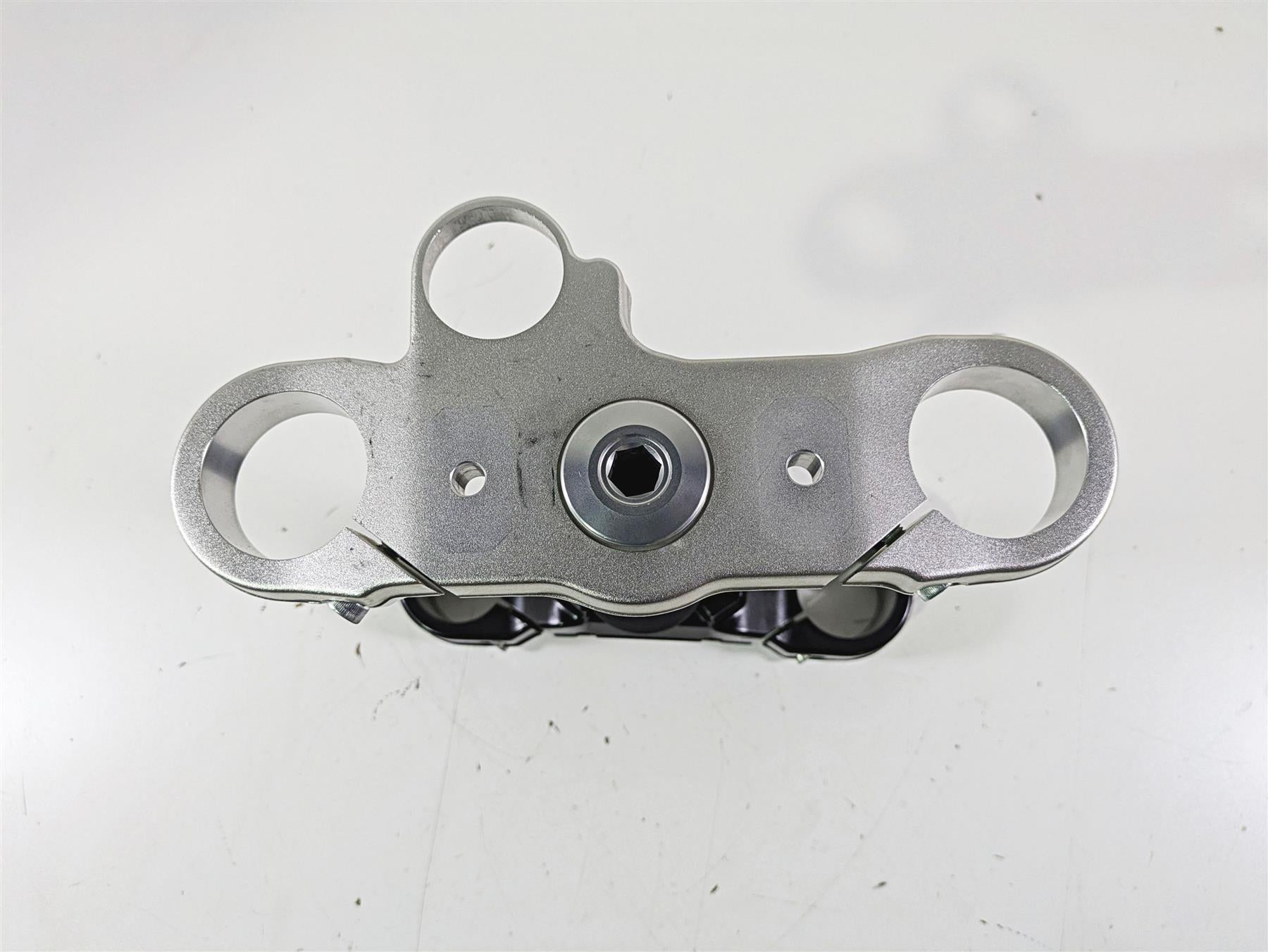 2016 Moto Guzzi Stelvio 1200 8V NTX Upper & Lower Triple Tree Set 886202 886199 {{ shop.shopifyCountryName }} - Mototech271
