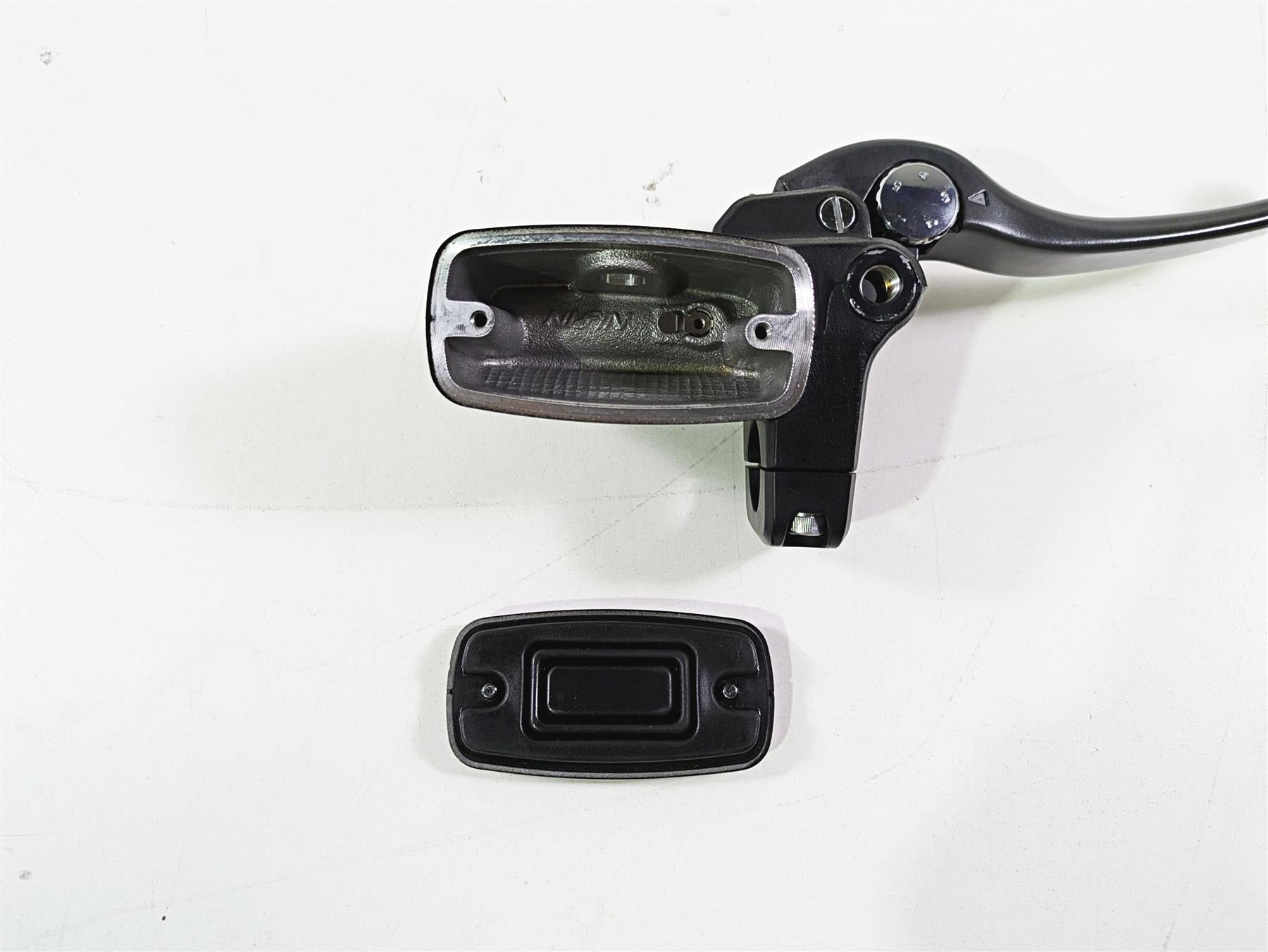 2016 Suzuki M109R VZR1800 Boulevard Front Brake Master Cylinder 5/8" 59600-10FD0 {{ shop.shopifyCountryName }} - Mototech271