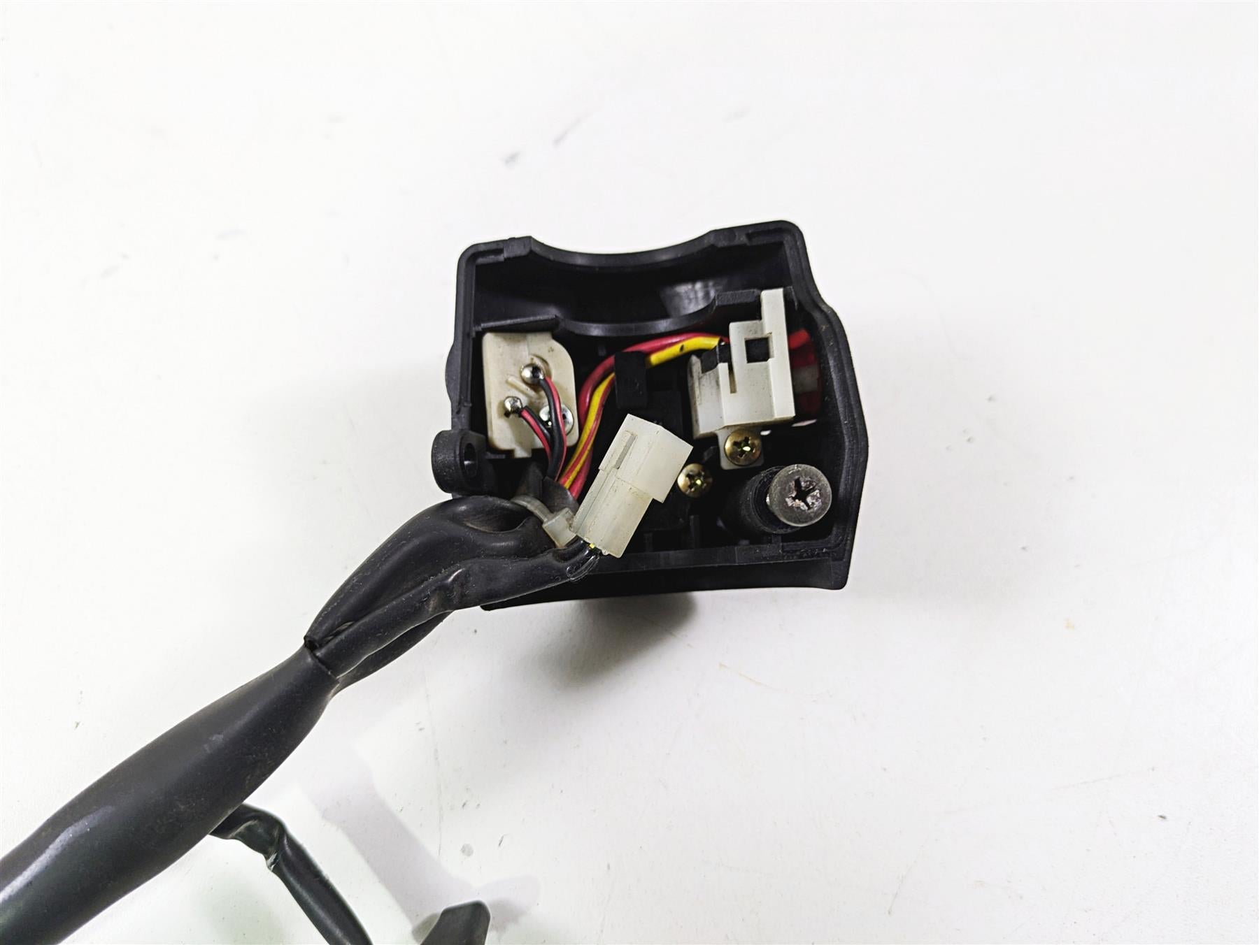 2006 Triumph Rocket 3 Right Hand Control Switch Start Kill READ T2046701 {{ shop.shopifyCountryName }} - Mototech271