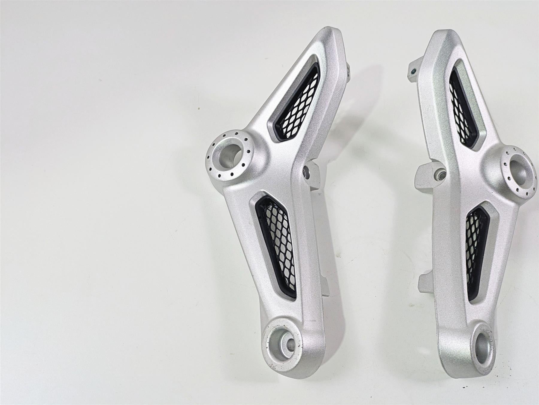 2022 BMW RnineT Pure K22 Under Riders Seat Support Fairing Set 46638531189 {{ shop.shopifyCountryName }} - Mototech271