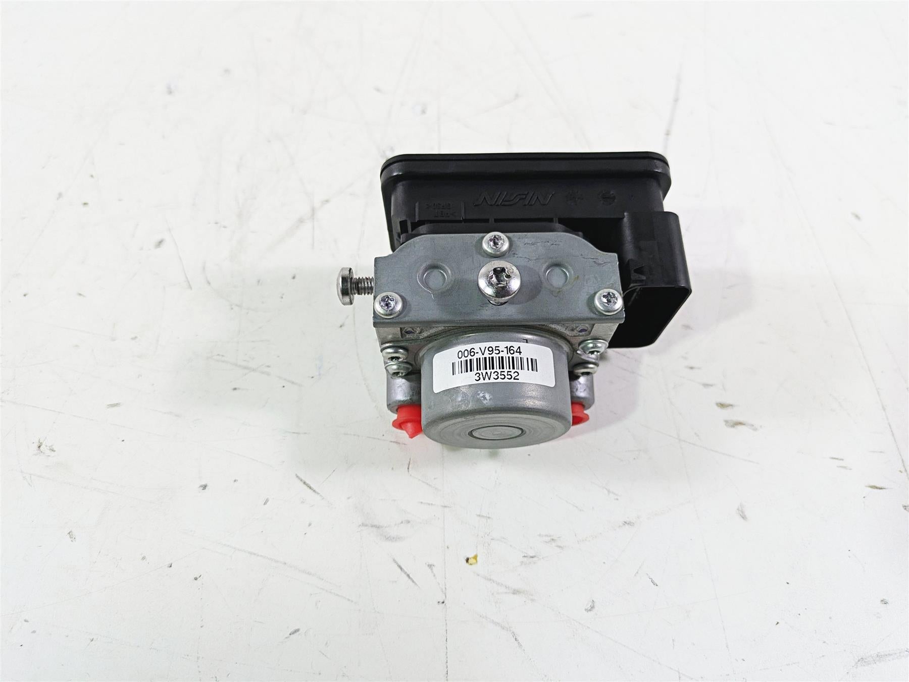 2020 Triumph Daytona 765 Moto2 Abs Brake Pump Unit Module T2022854 {{ shop.shopifyCountryName }} - Mototech271