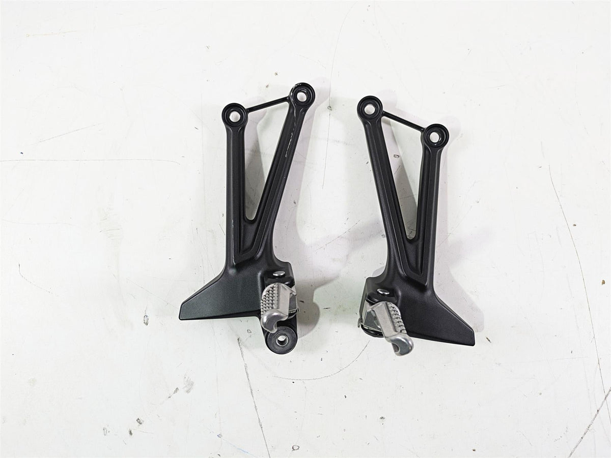 2022 Kawasaki ZR900RS Cafe Rear Passenger Foot Peg Rest Set 35063-1393-18R {{ shop.shopifyCountryName }} - Mototech271