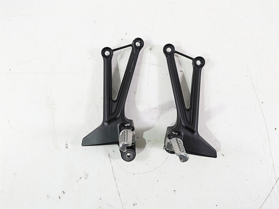 2022 Kawasaki ZR900RS Cafe Rear Passenger Foot Peg Rest Set 35063-1393-18R {{ shop.shopifyCountryName }} - Mototech271