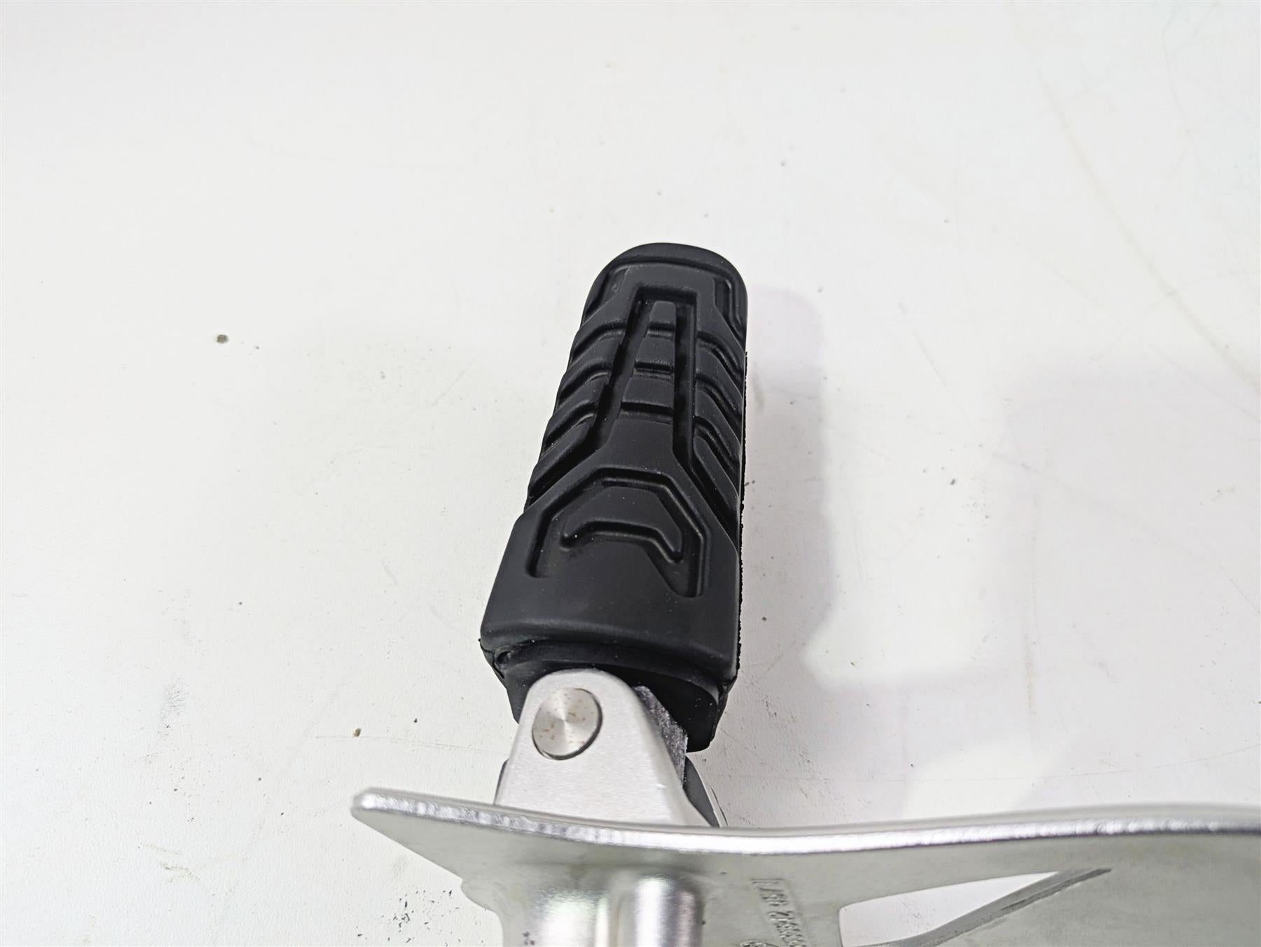 2016 BMW R1200RT K52 Right Left Foot Peg + Brake Pedal - Read 46718535642 {{ shop.shopifyCountryName }} - Mototech271