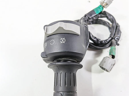 2022 Kawasaki ZX10R ZX1000 Ninja Right Hand Start Control Switch 46091-0585 {{ shop.shopifyCountryName }} - Mototech271