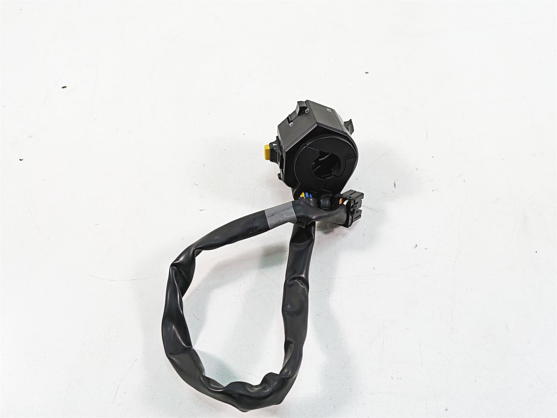 2008 Buell 1125 R Left Hand Turn Signal Blinker Horn Control Switch N0159.TB {{ shop.shopifyCountryName }} - Mototech271