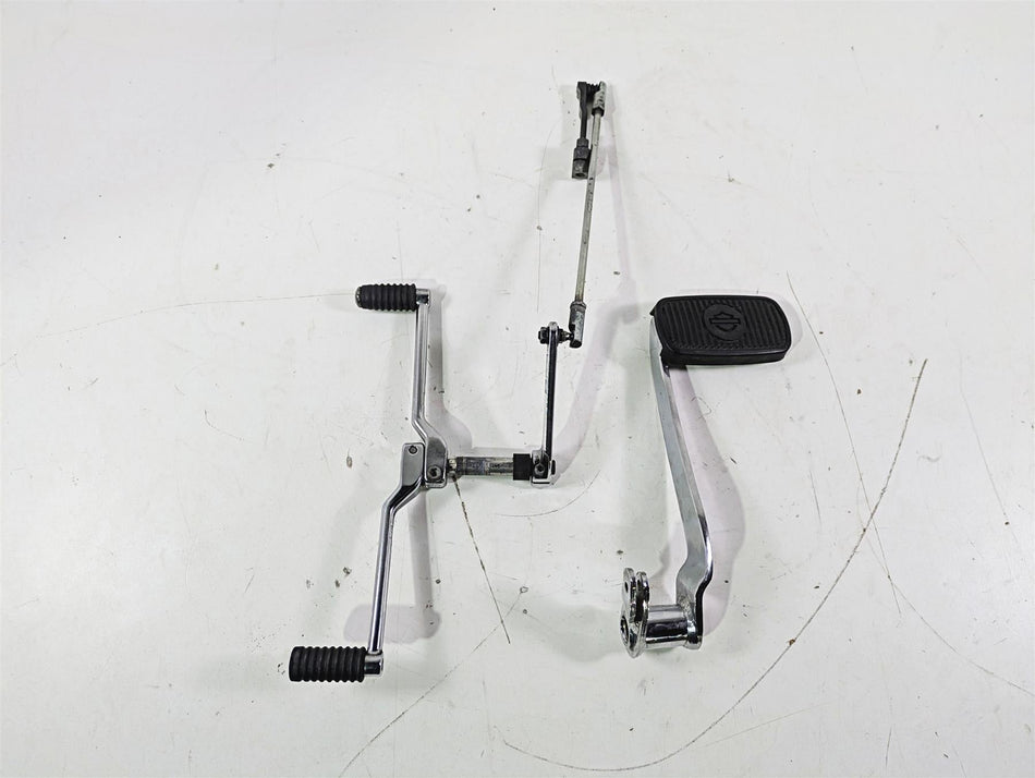 2008 Harley Touring FLHTP Electra Glide Gear Shift & Brake Lever Set 33895-82E {{ shop.shopifyCountryName }} - Mototech271