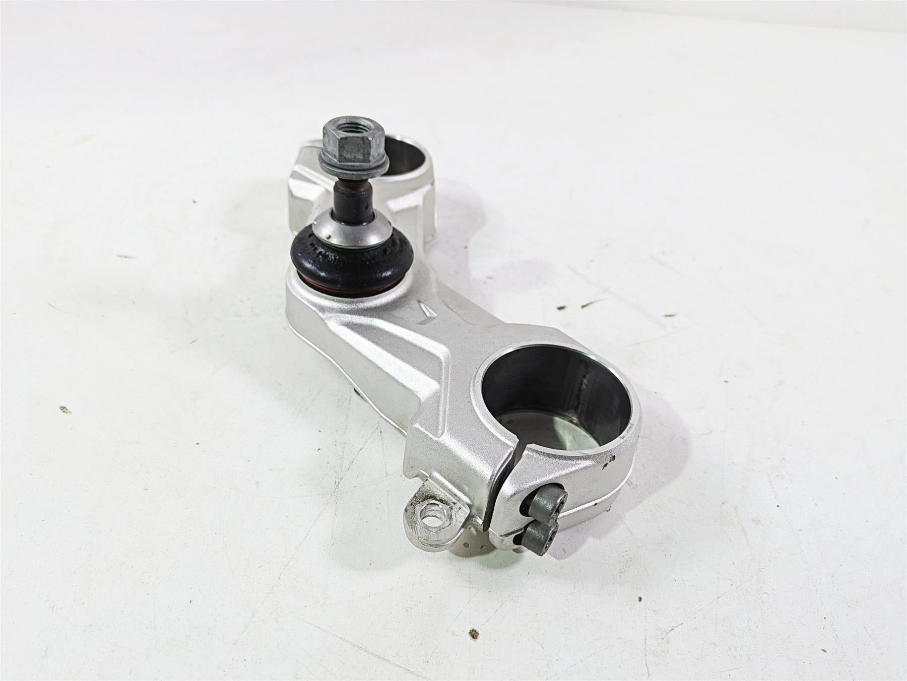 2021 BMW R1250GS K51 Adv Lower Triple Tree Steering Clamp 31429443337 {{ shop.shopifyCountryName }} - Mototech271