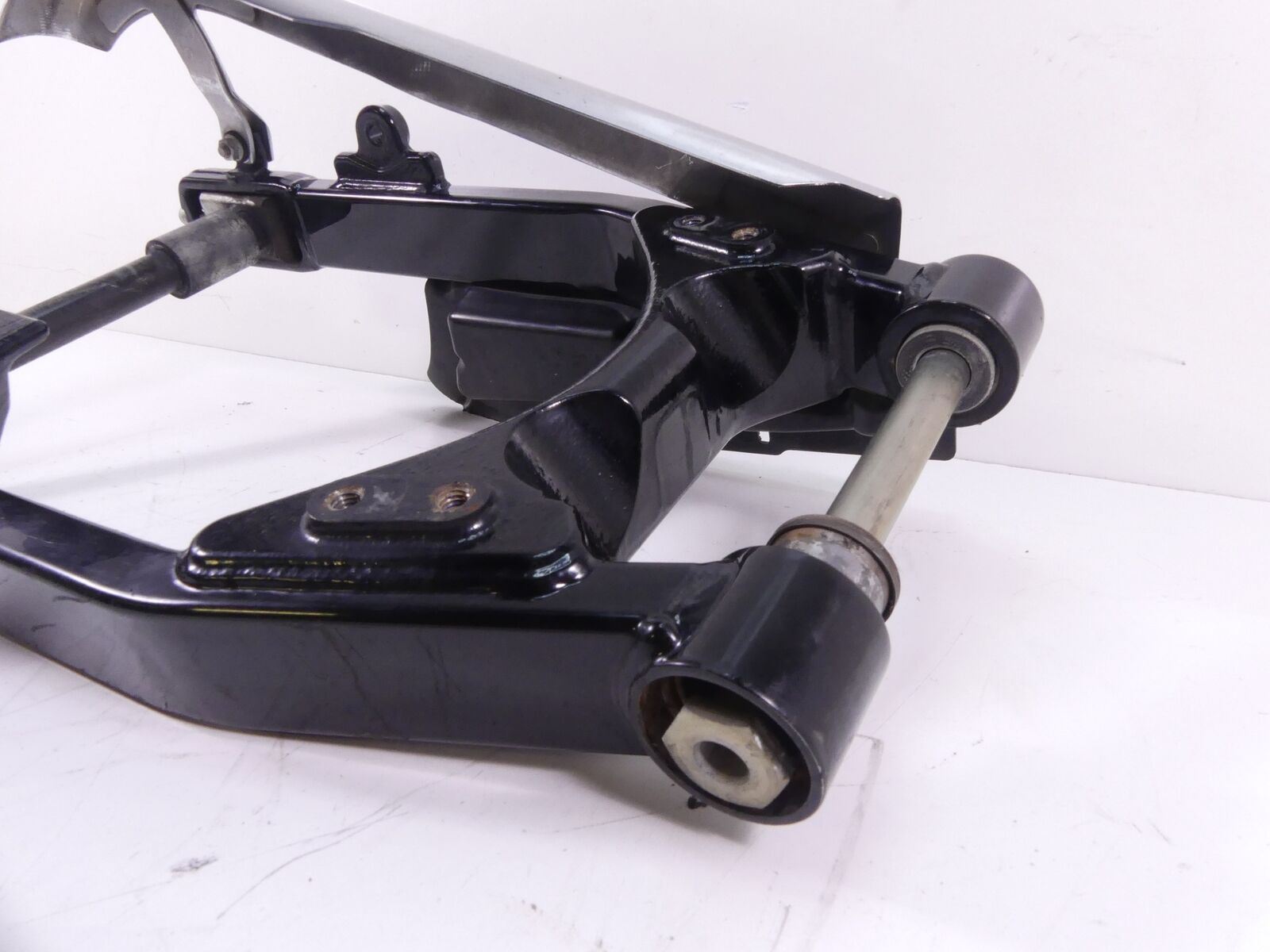 2008 Harley FXDF Dyna Fat Bob Rear Swingarm With Belt Guards 47820-10 {{ shop.shopifyCountryName }} - Mototech271