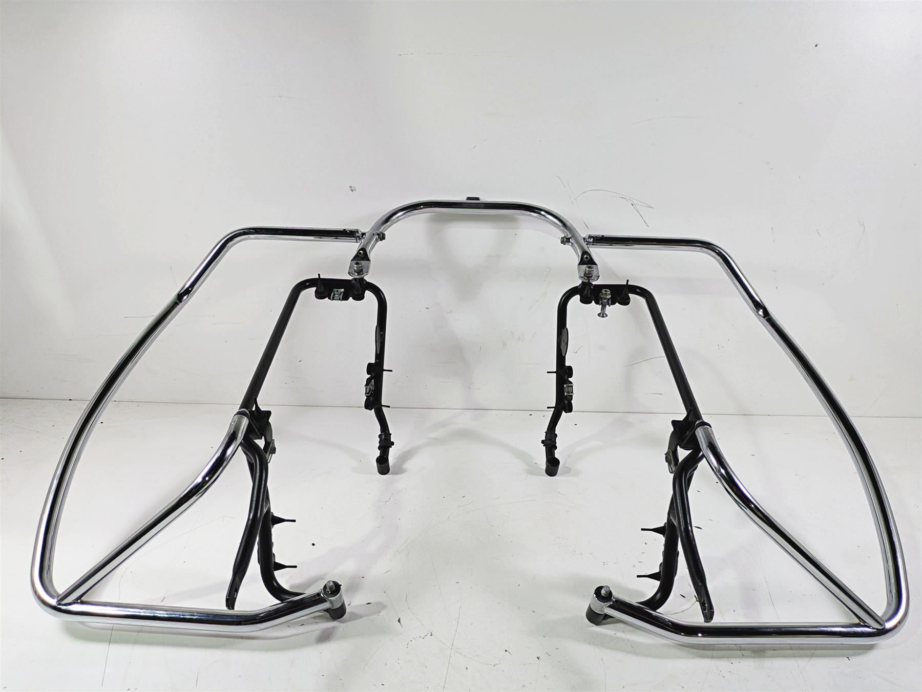2014 Moto Guzzi California 1400 Touring Rear Saddlebag Guard Rail Set B063626 {{ shop.shopifyCountryName }} - Mototech271